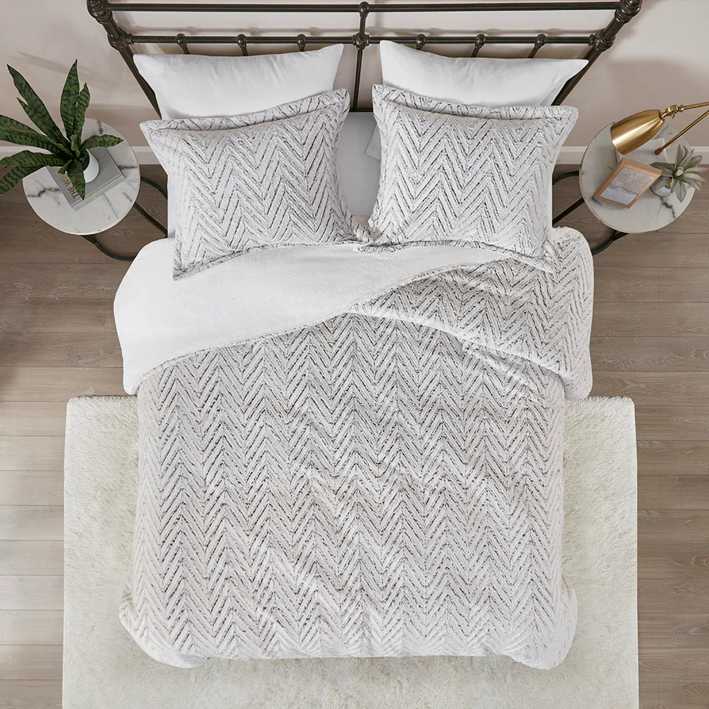 Adelyn Ultra Plush Down Alternative Comforter Set - Image 3