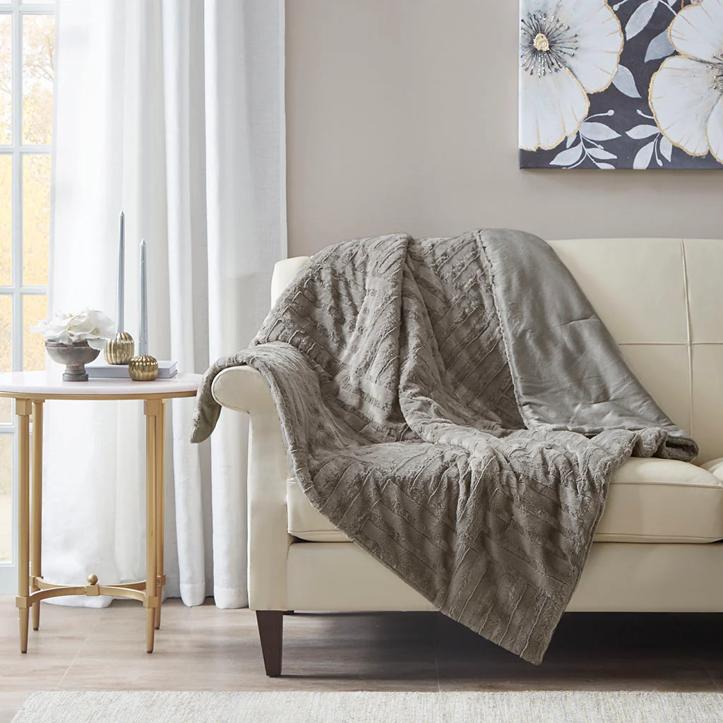 Arctic Ultra Plush Down Alternative Throw - Image 3