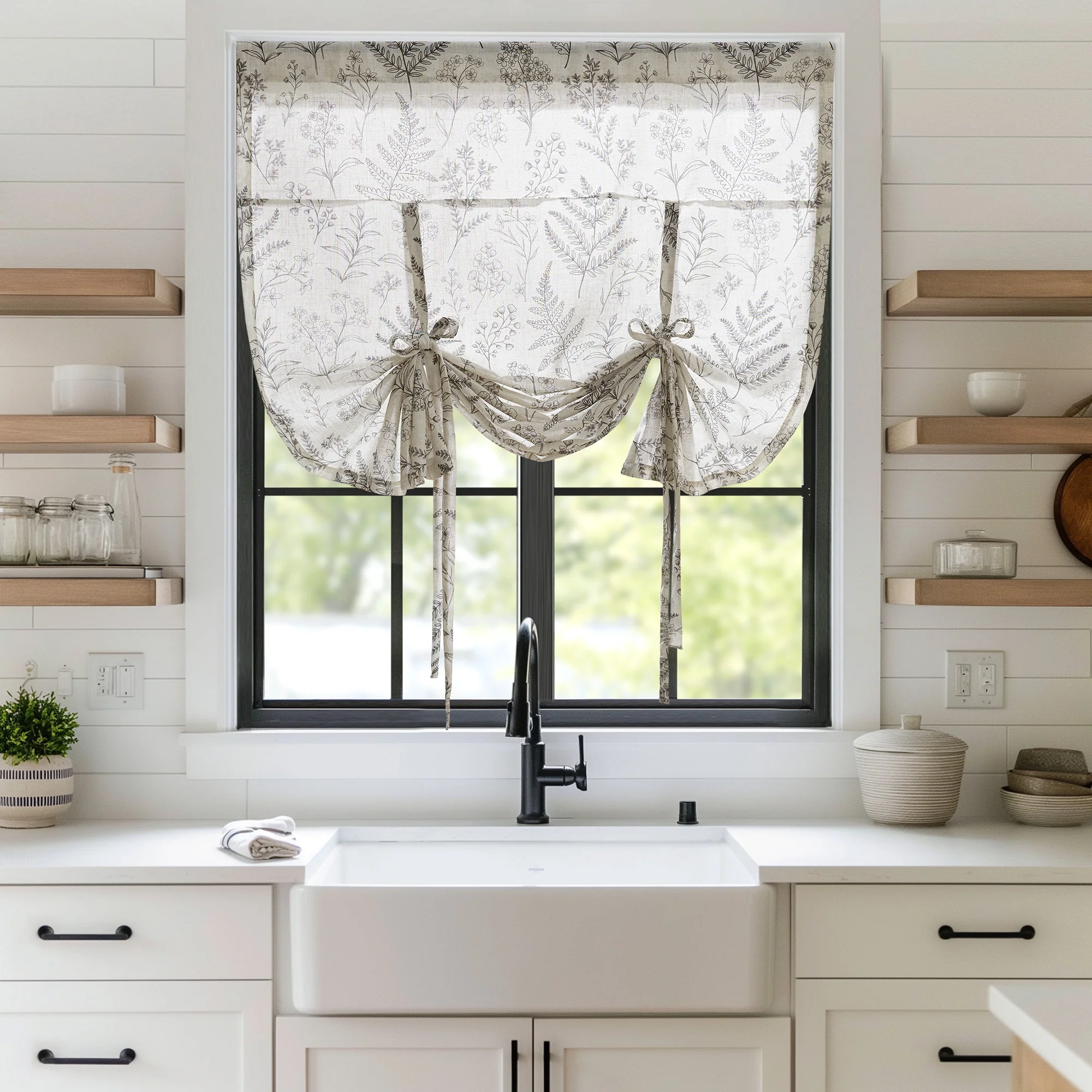 Aria Window Panel