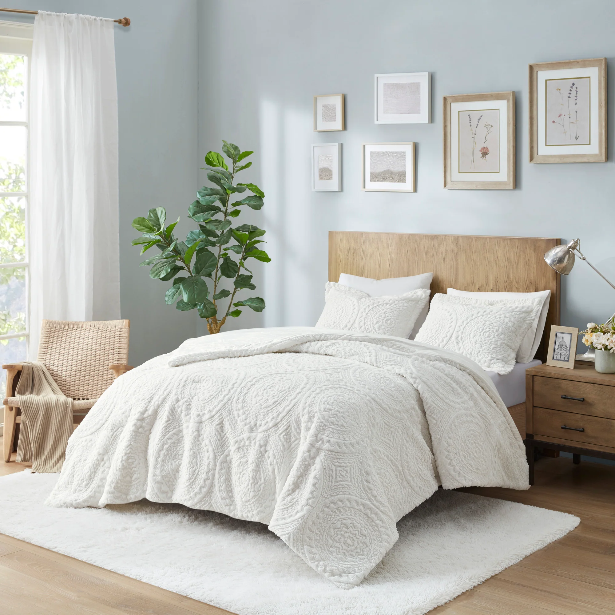 Arya Embroidered Medallion Faux Fur Ultra Plush Duvet Cover Set - Image 2