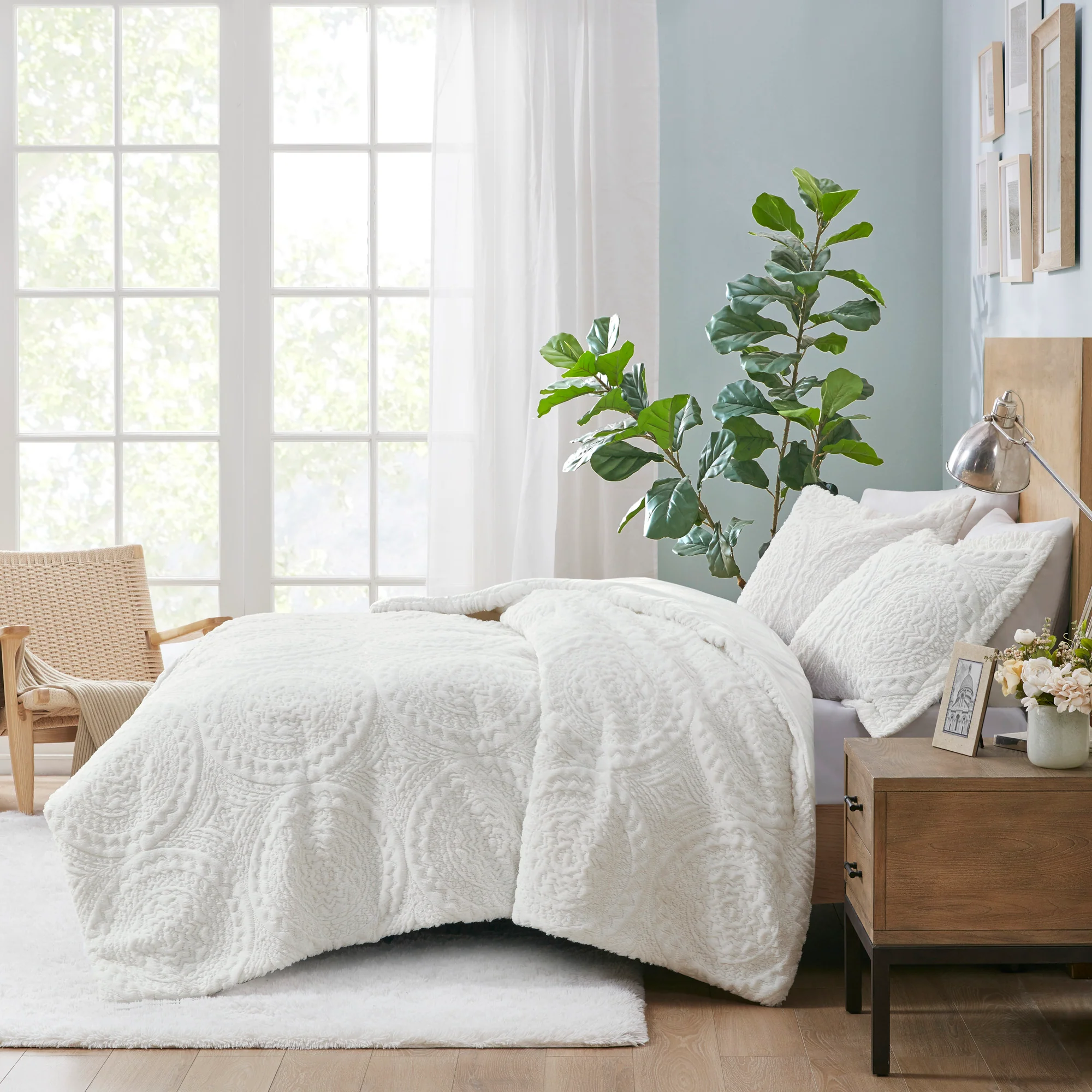 Arya Embroidered Medallion Faux Fur Ultra Plush Duvet Cover Set - Image 5