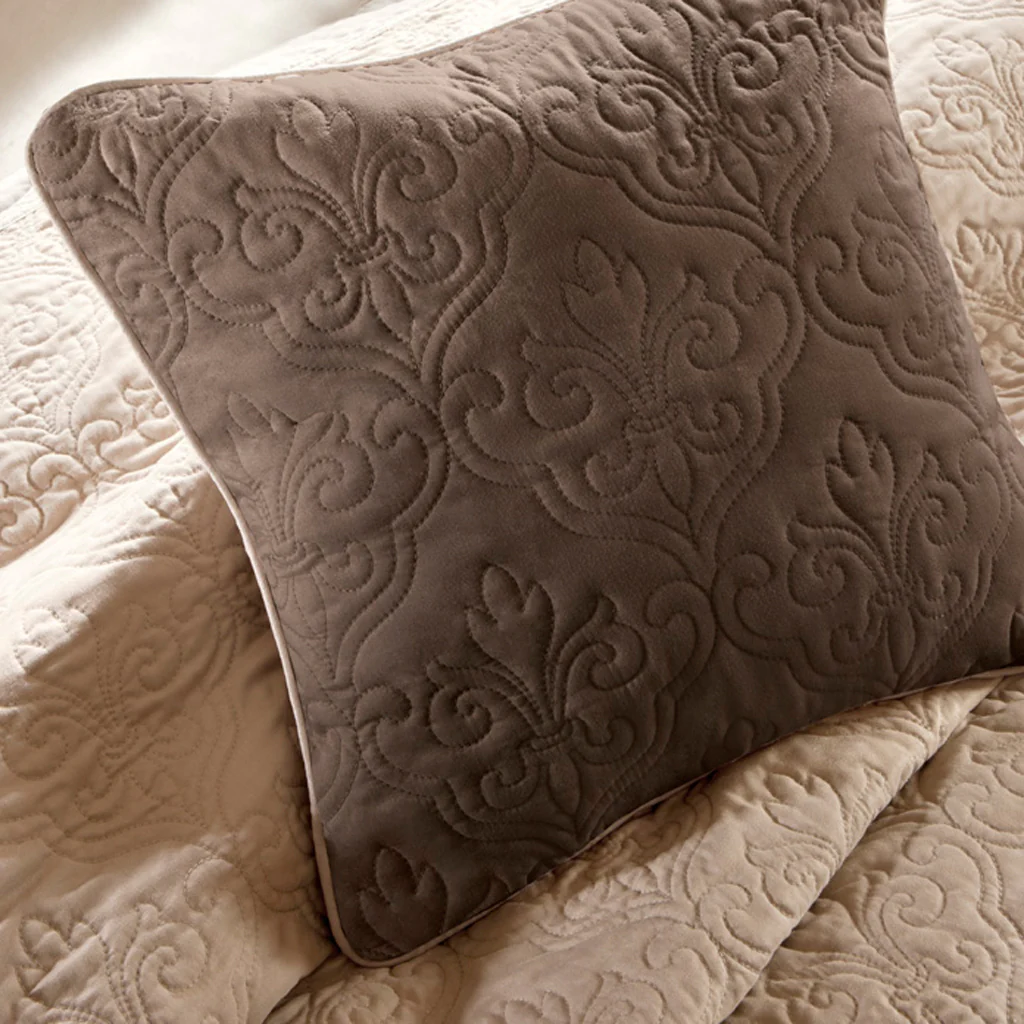 Attingham 7-Piece Quilt Set with Euro Shams and Throw Pillows - Image 8