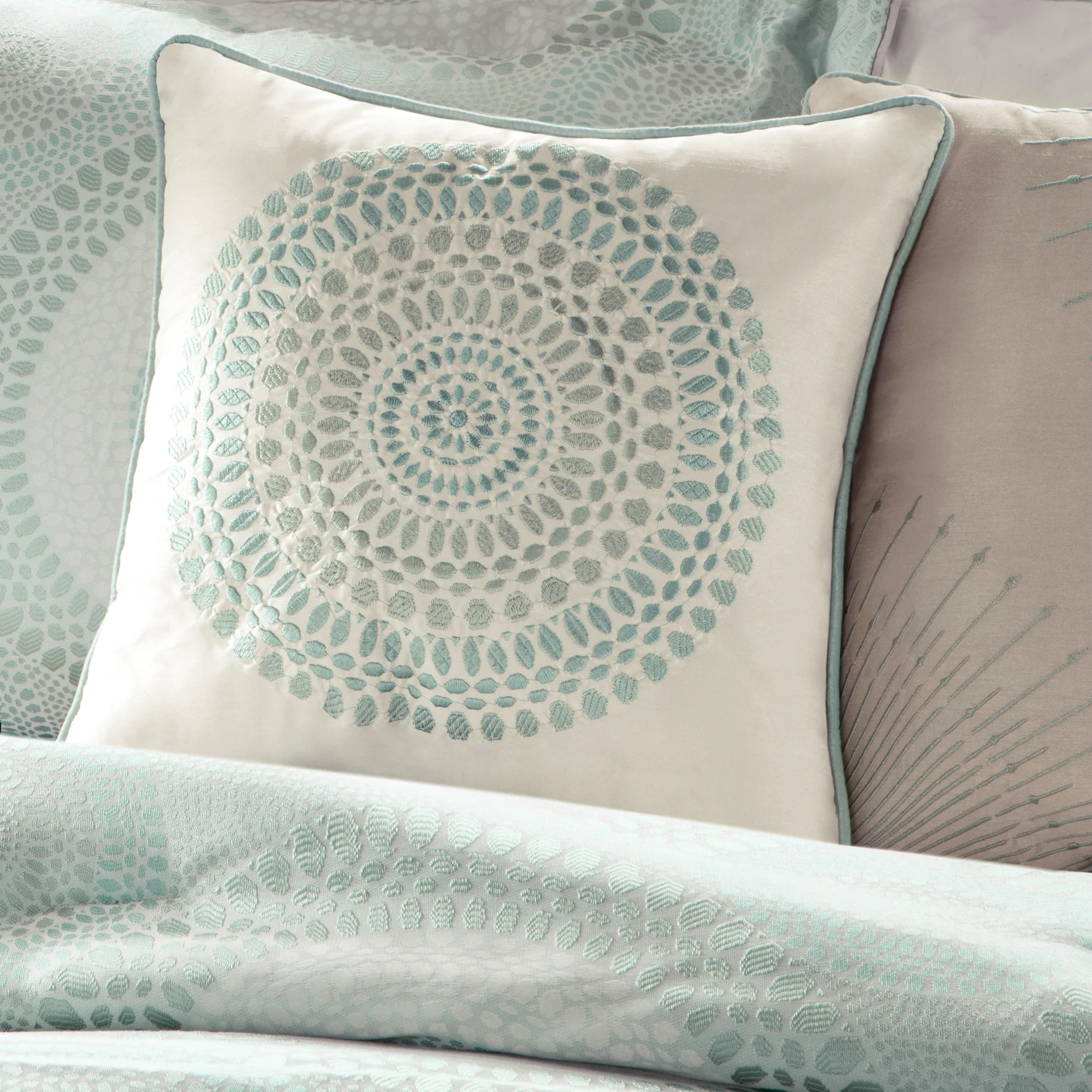 Baxter 7-Piece Jaquard Comforter Set - Image 3