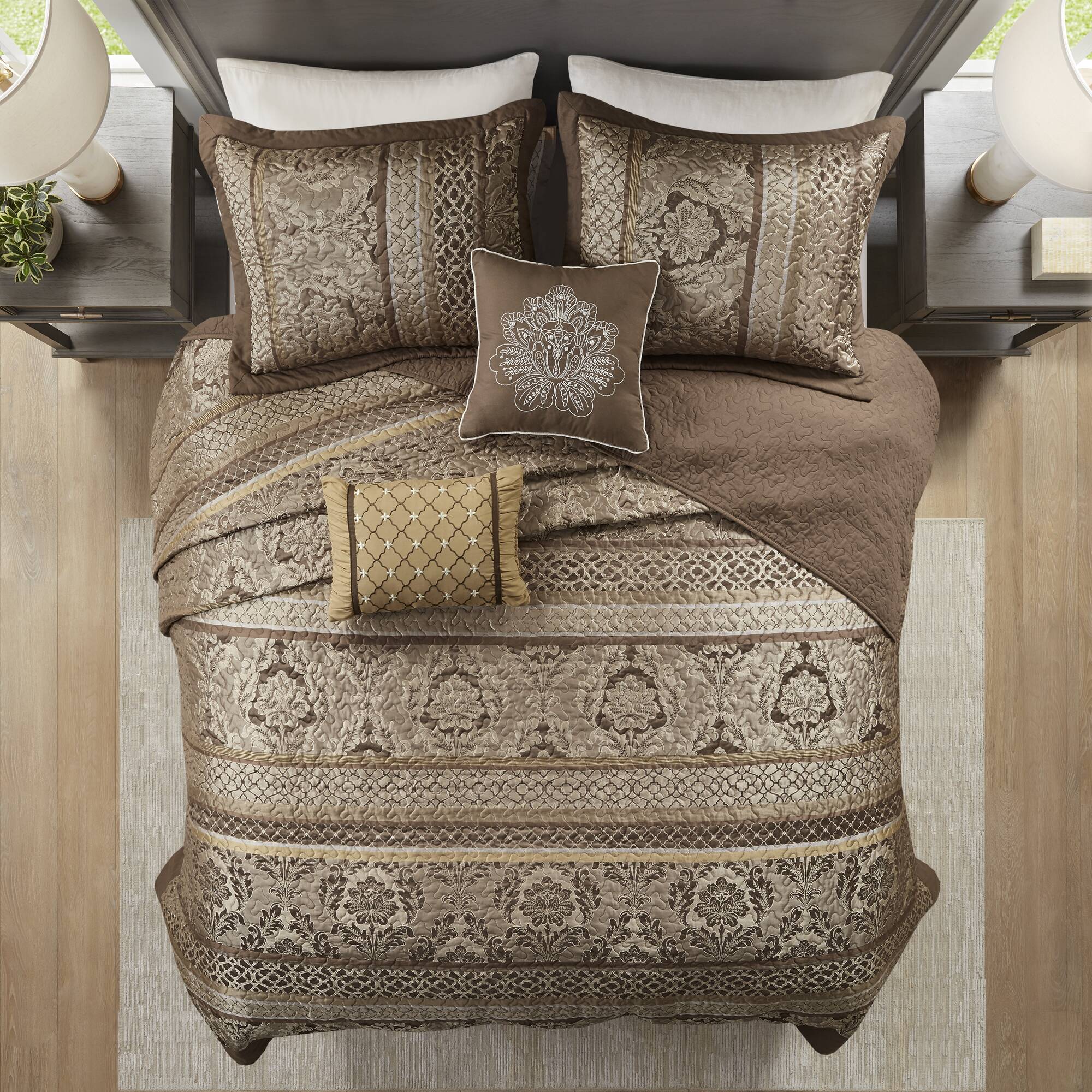 Bellagio 5-Piece Reversible Jacquard Bedspread Set - Image 2