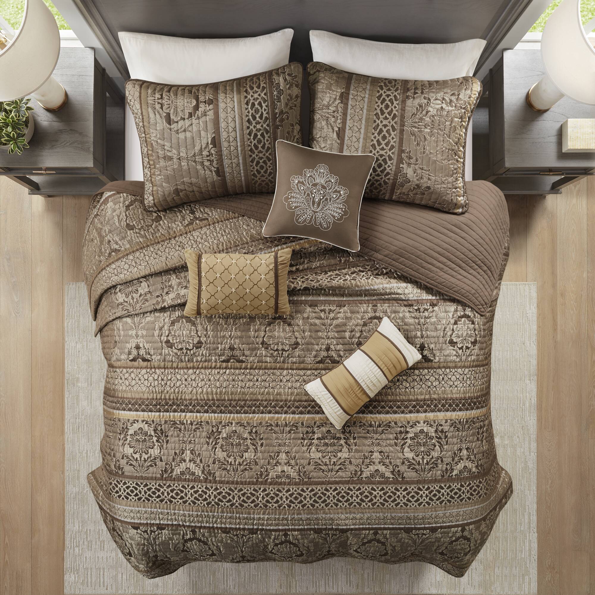 Bellagio 6-Piece Jacquard Quilt Set with Throw Pillows - Image 3