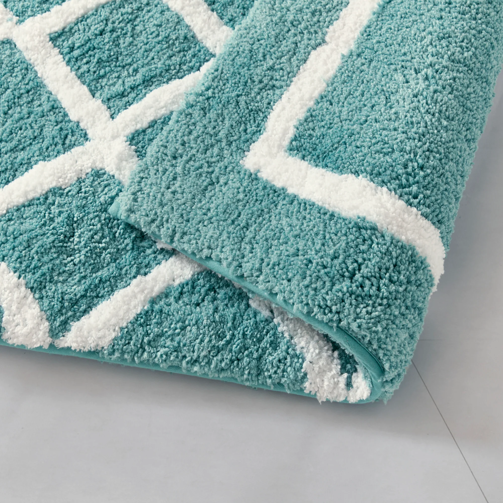 Bittman Reversible High Pile Tufted Microfiber Bath Rug - Image 4