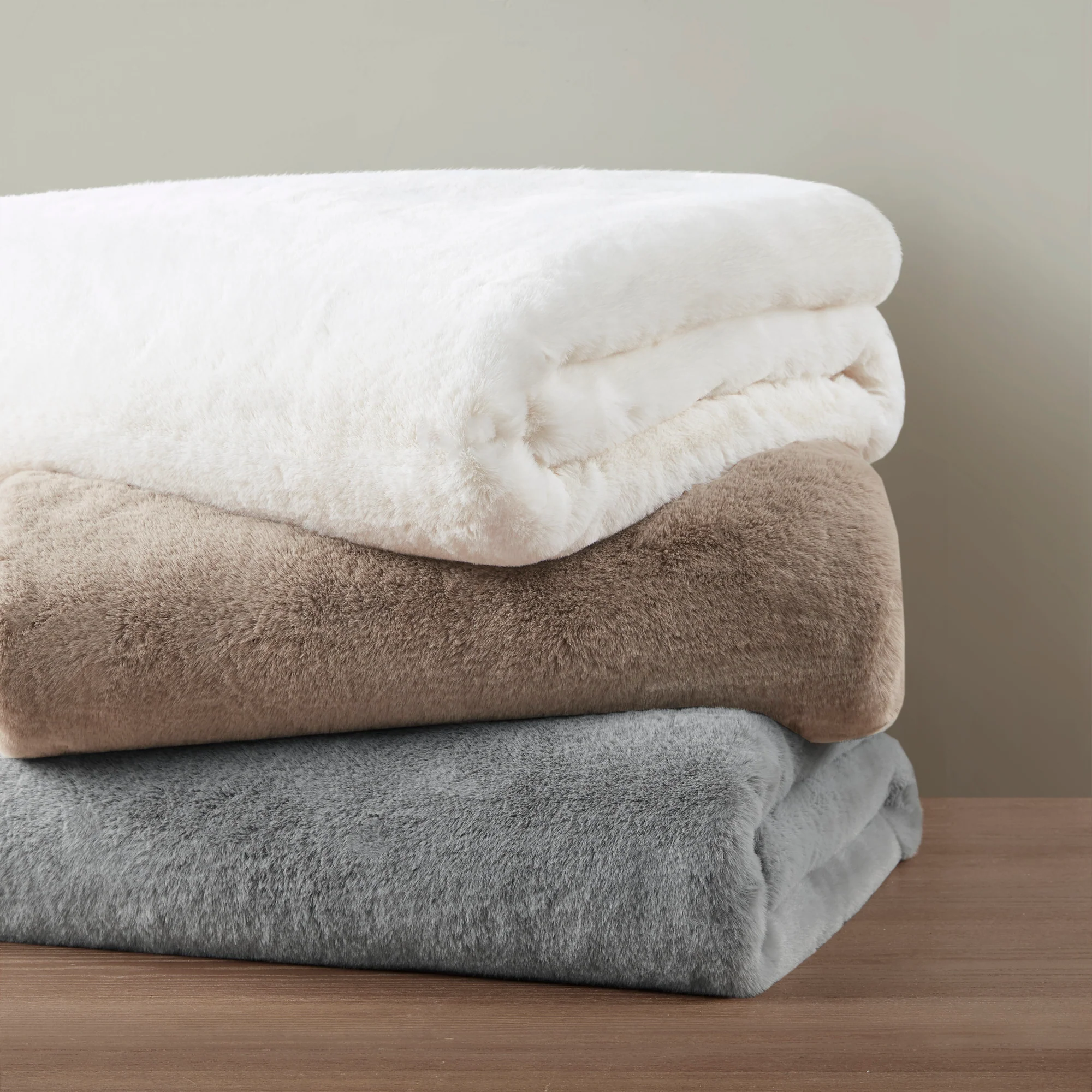 Bristol Solid Premium Faux Fur Throw - Image 7
