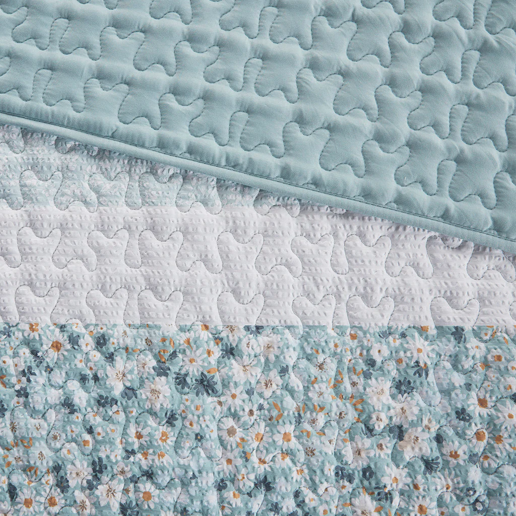 Caralie 4-Piece Seersucker Quilt Set with Throw Pillow - Image 23