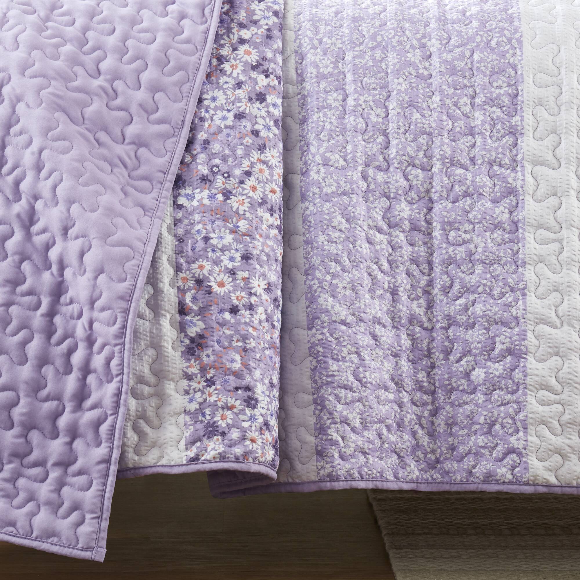 Caralie 4-Piece Seersucker Quilt Set with Throw Pillow - Image 42