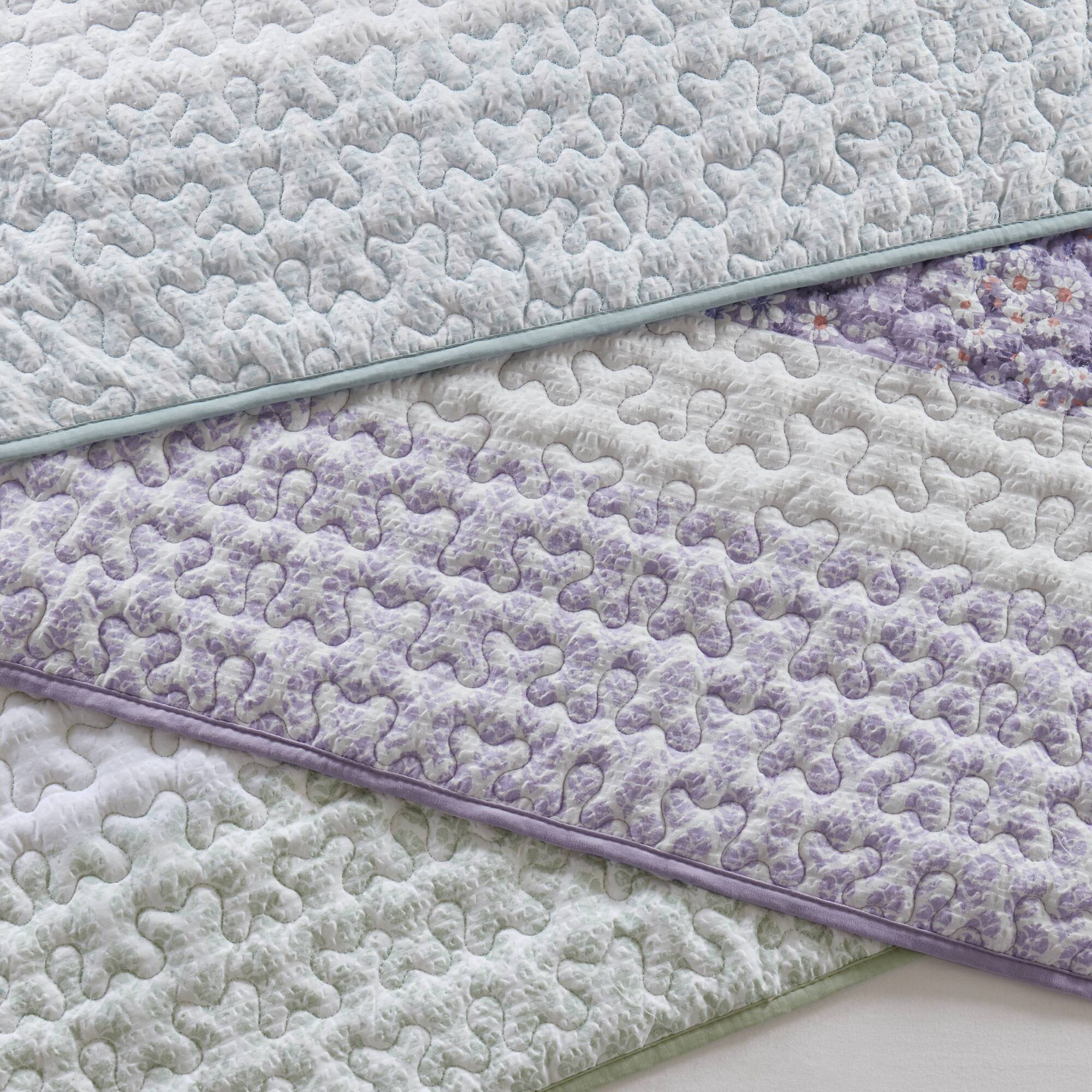 Caralie 4-Piece Seersucker Quilt Set with Throw Pillow - Image 45