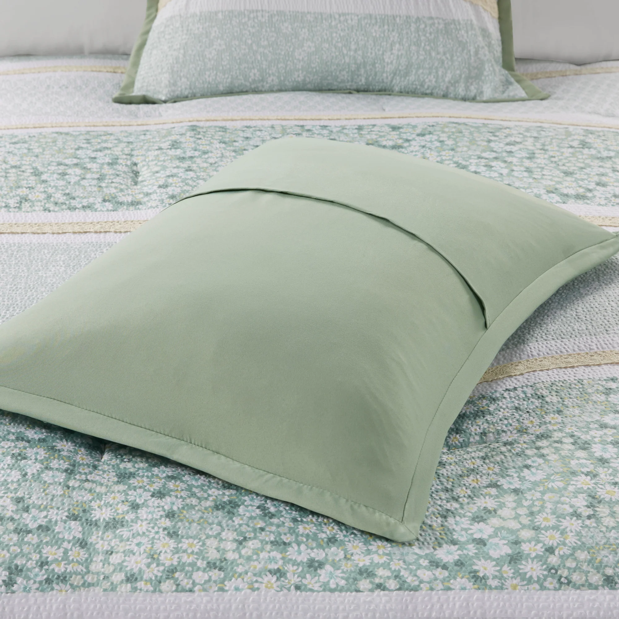 Caralie 5-Piece Seersucker Comforter Set with Throw Pillows - Image 15