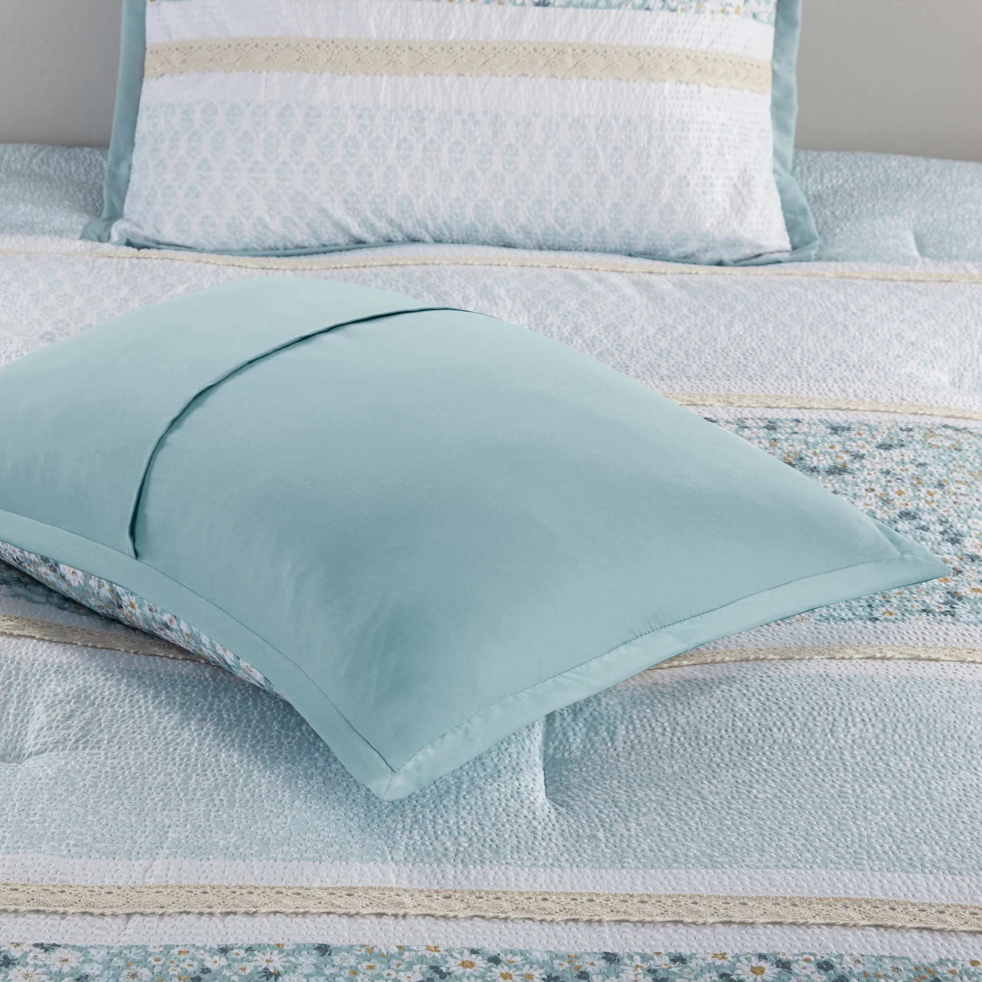 Caralie 5-Piece Seersucker Comforter Set with Throw Pillows - Image 20