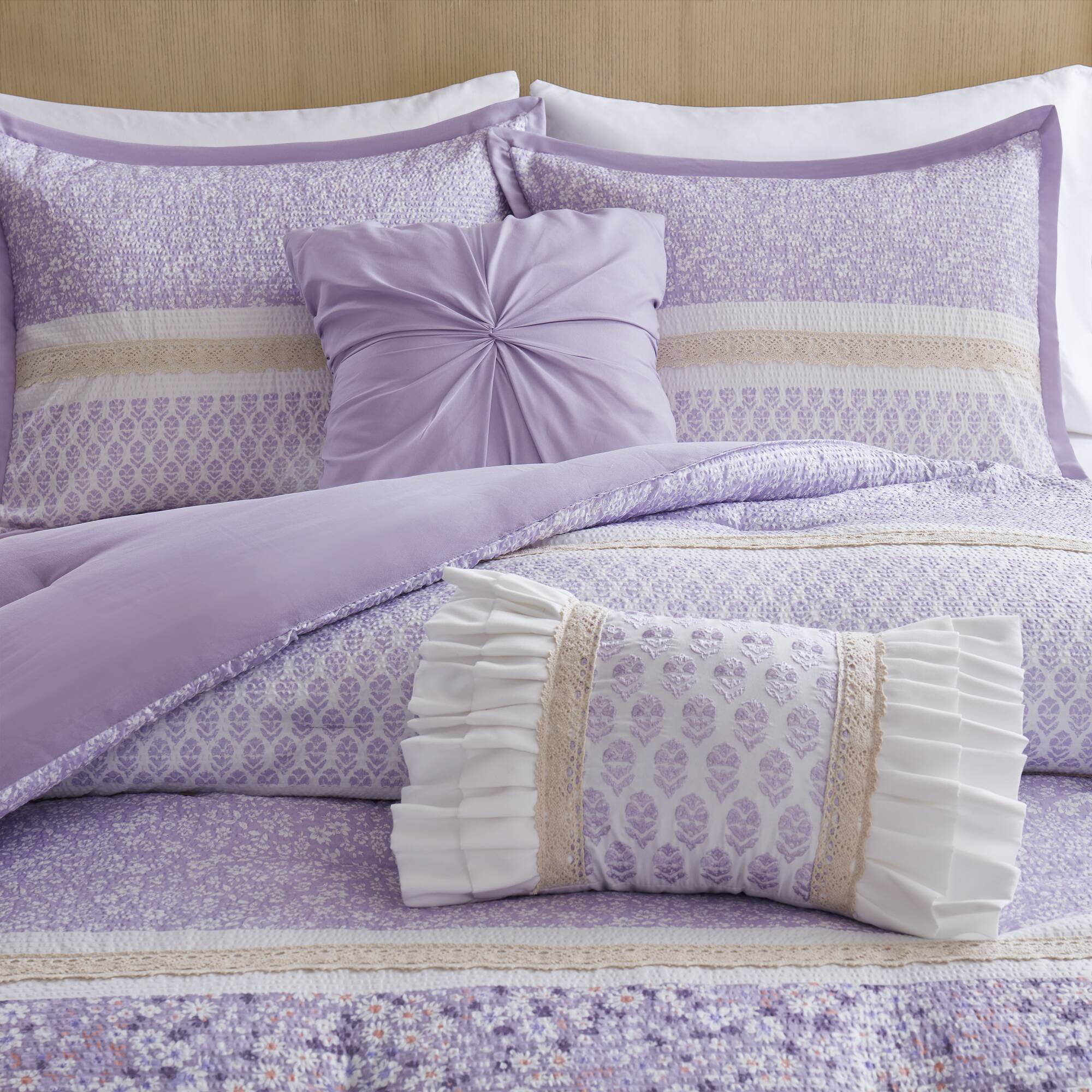 Caralie 5-Piece Seersucker Comforter Set with Throw Pillows - Image 37