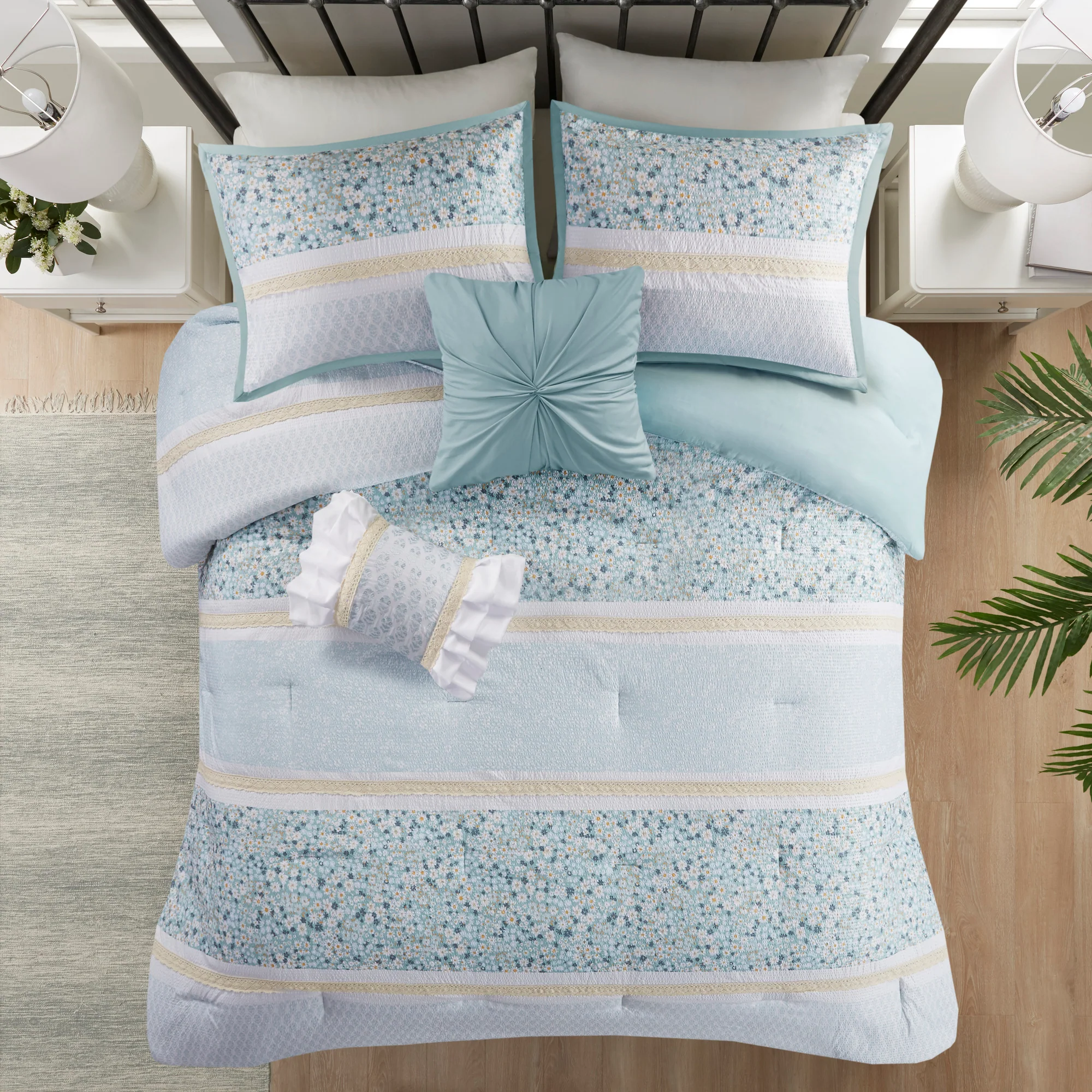 Caralie 5-Piece Seersucker Comforter Set with Throw Pillows - Image 6