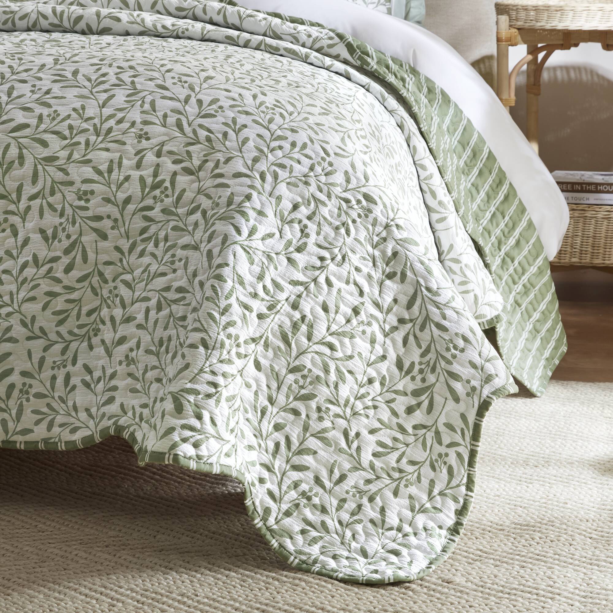 Darcy 3-Piece Print Quilt Set - Image 10