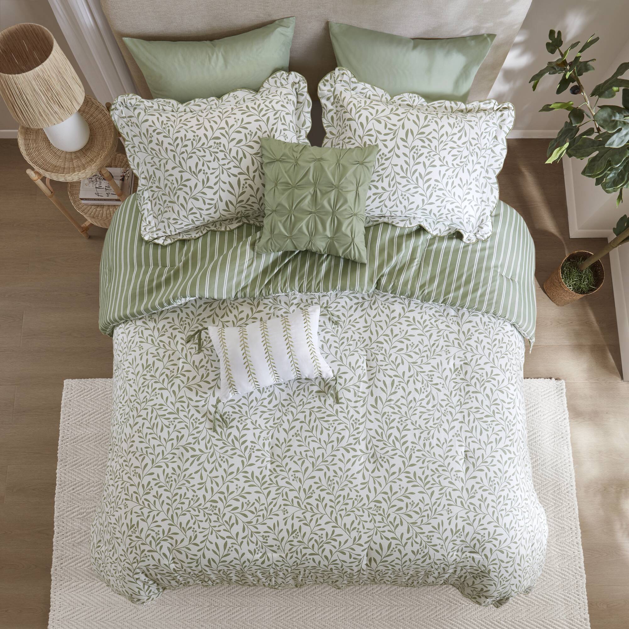 Darcy 5-Piece Print Comforter Set - Image 3