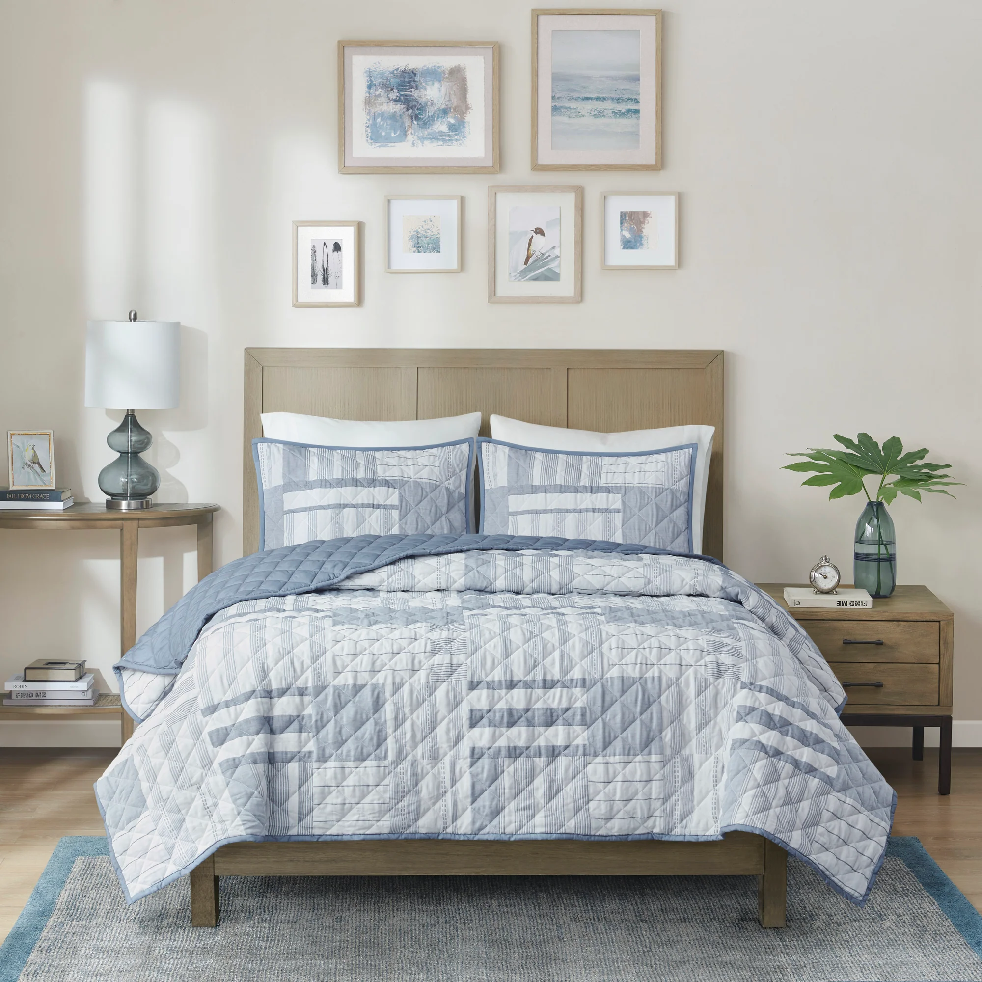Graham 3-Piece Jacquard Patchwork Quilt Set - Image 2