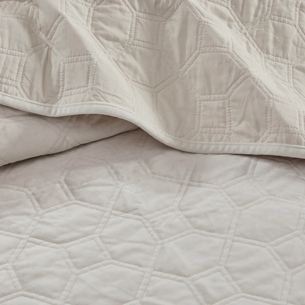 Harper 3-Piece Velvet Quilt Set - Image 29