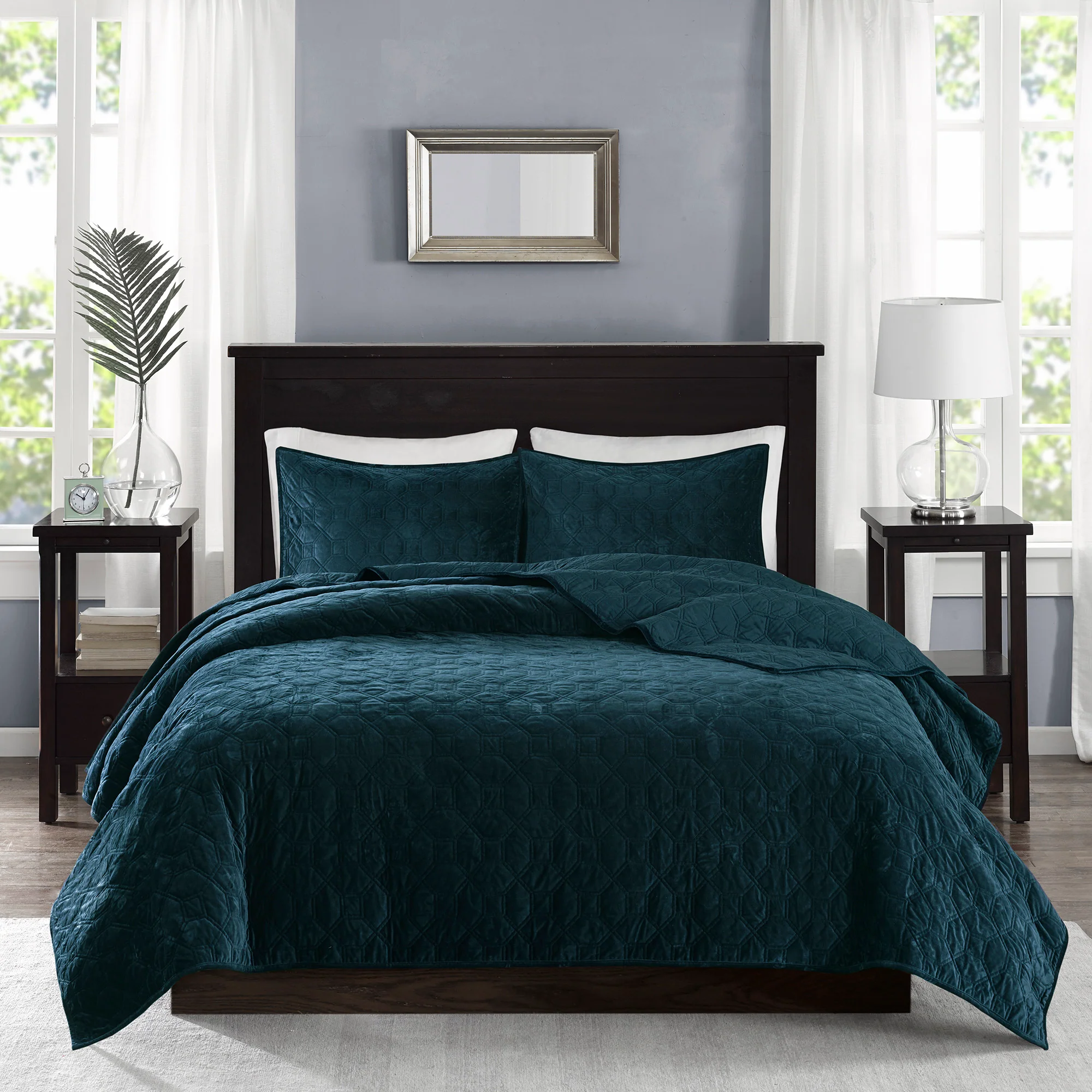 Harper 3-Piece Velvet Quilt Set - Image 3
