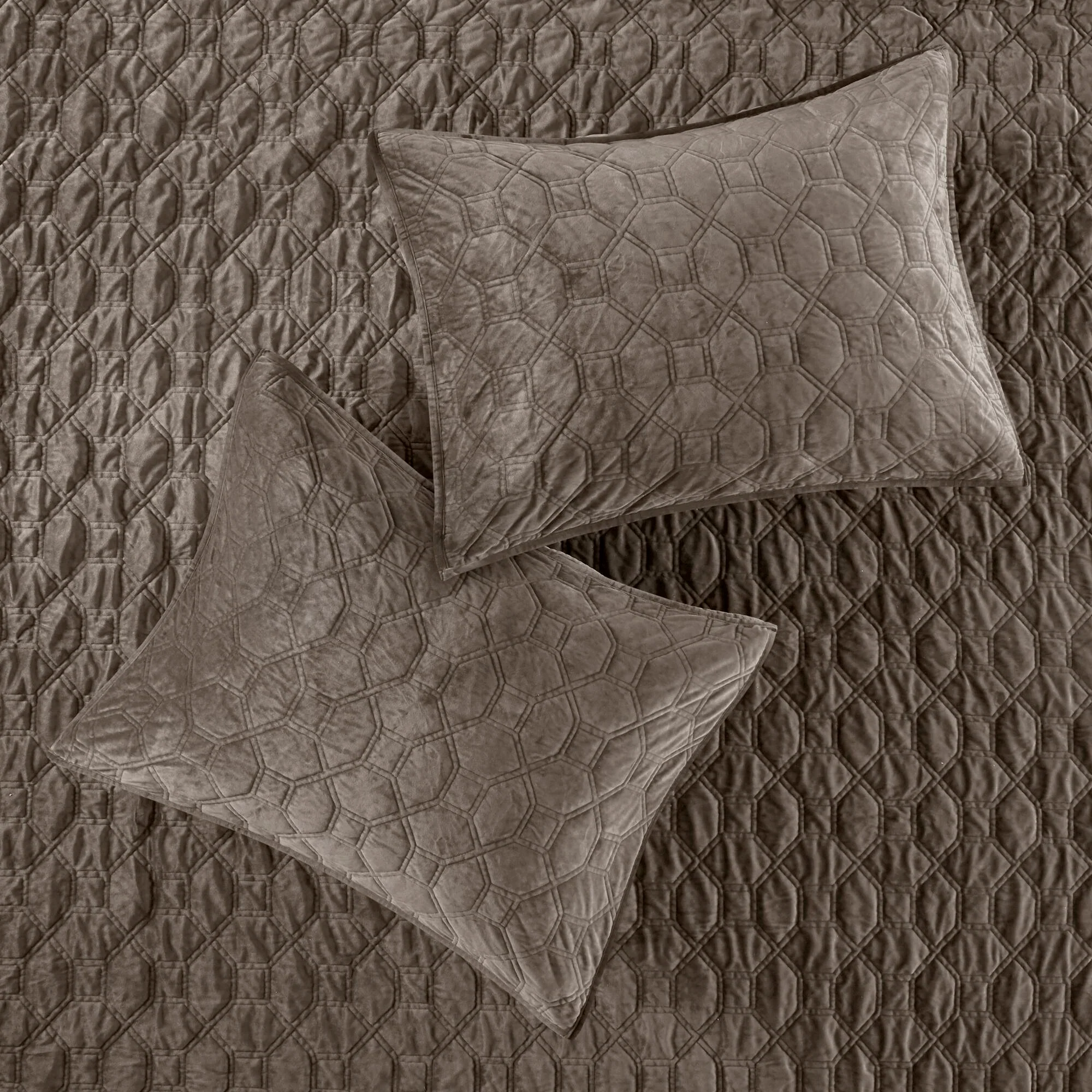 Harper 3-Piece Velvet Quilt Set - Image 40