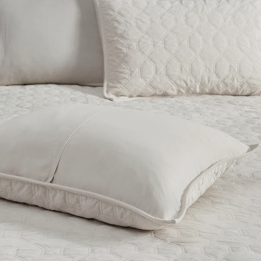 Harper 3-Piece Velvet Quilt Set - Image 45