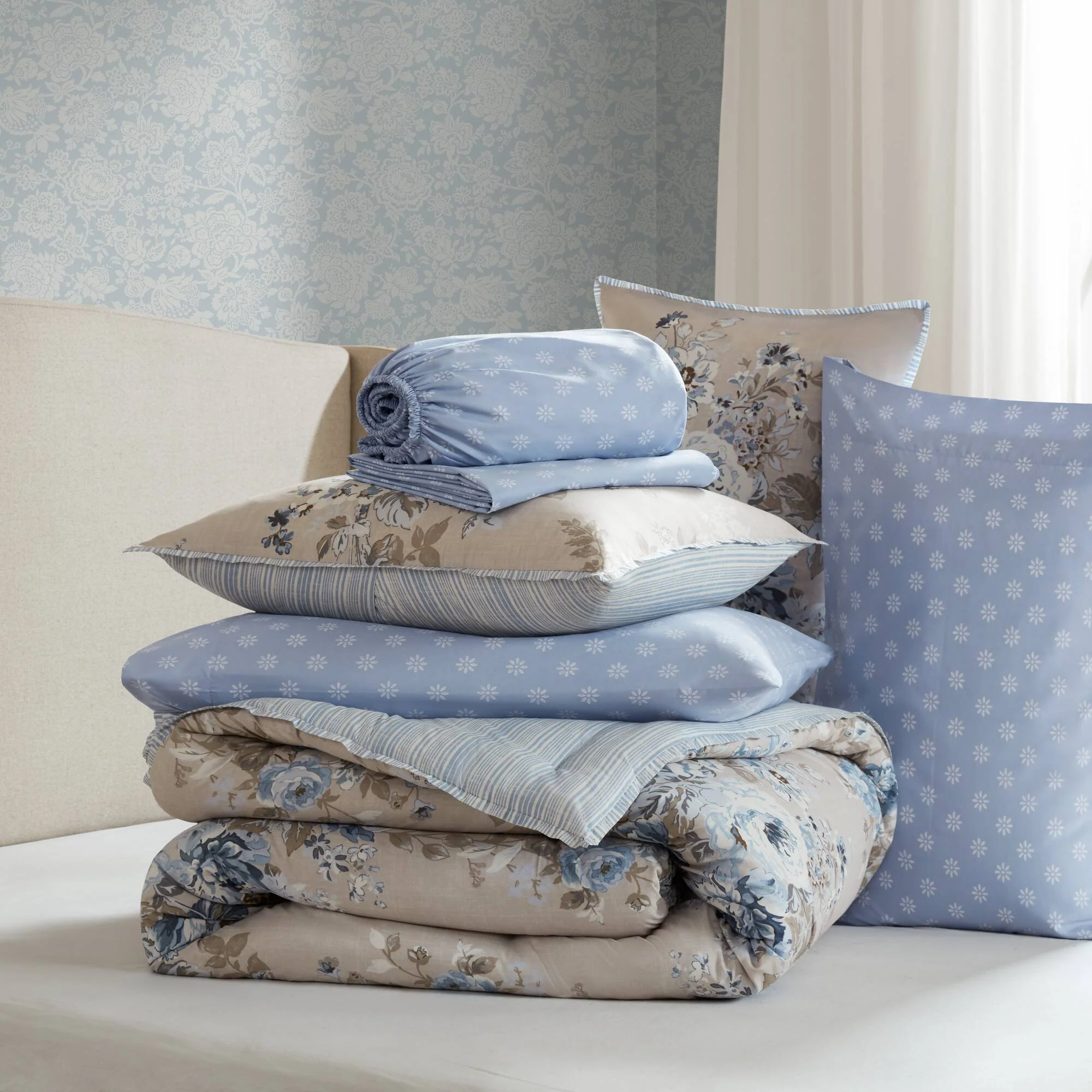 Heather 7-Piece Vintage Floral Print Inspired Comforter Set With Sheet Set - Image 13