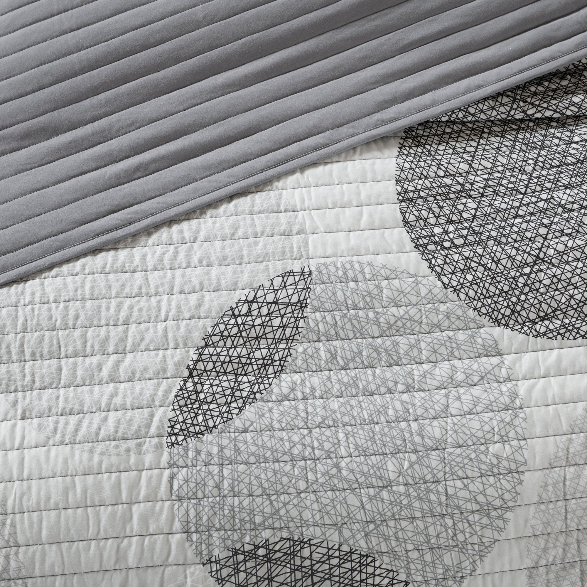 Knowles 8-Piece Quilt Set with Cotton Bed Sheets - Image 5