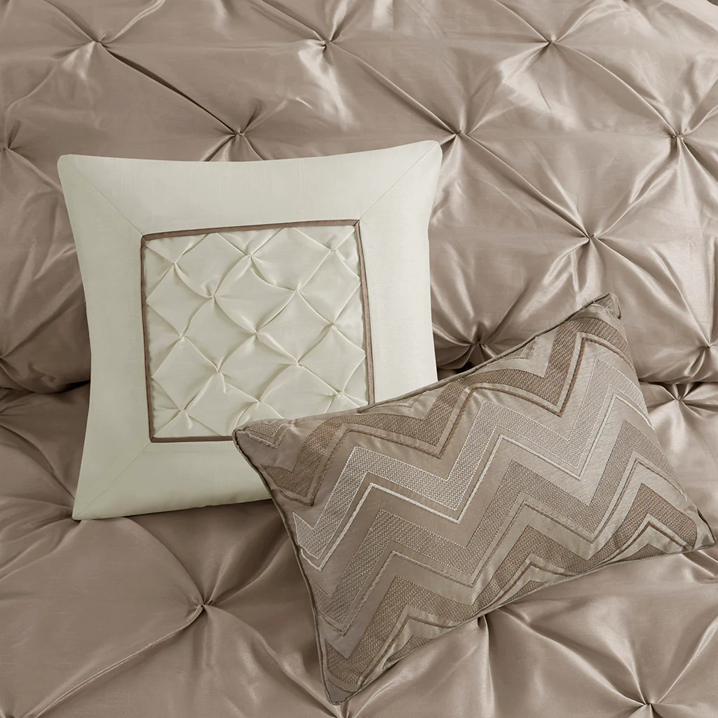 Laurel 7-Piece Tufted Comforter Set - Image 64