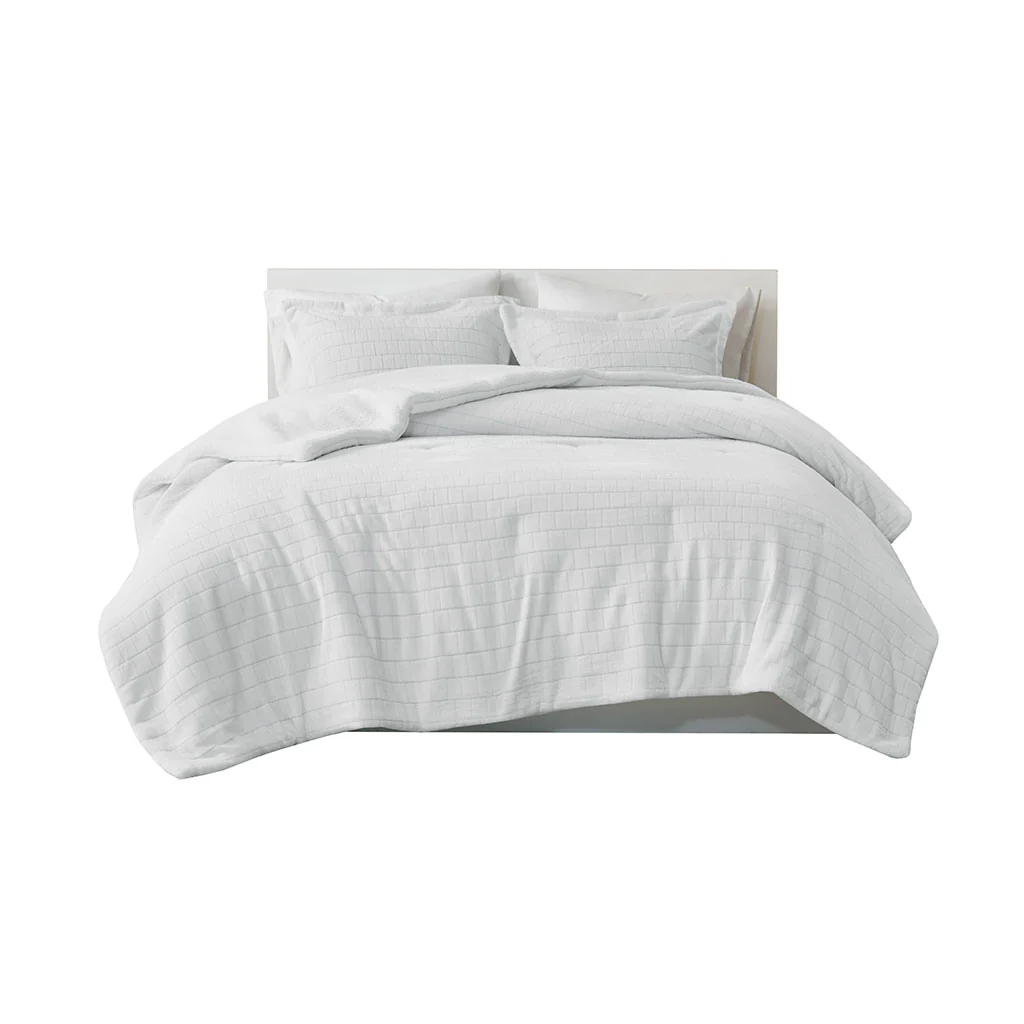 Laurie Plush to Sherpa Comforter Set - Image 9