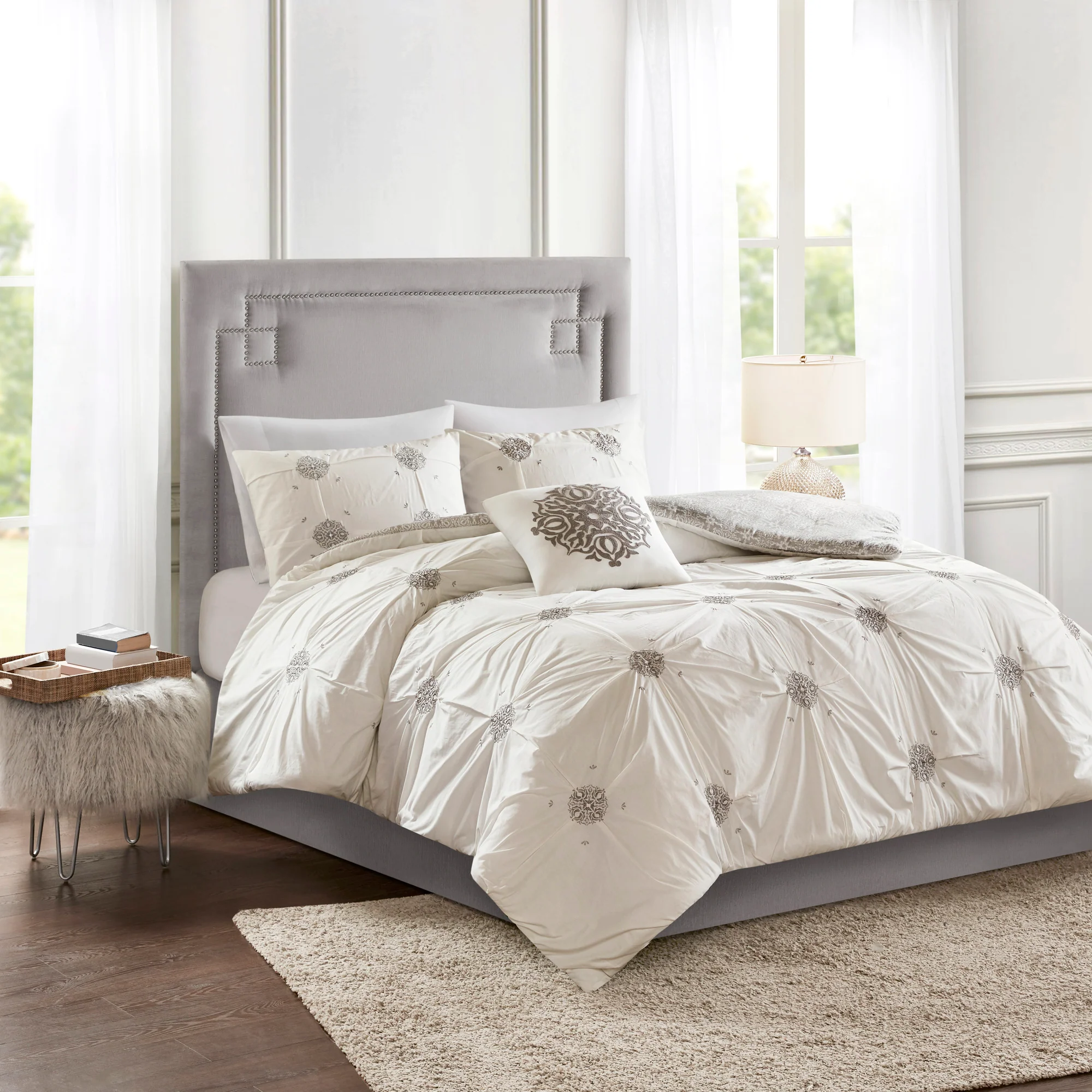 Malia 4-Piece Embroidered Cotton Reversible Duvet Cover Set - Image 6