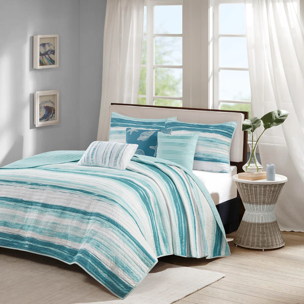 Marina 6-Piece Printed Quilt Set with Throw Pillows - Image 3