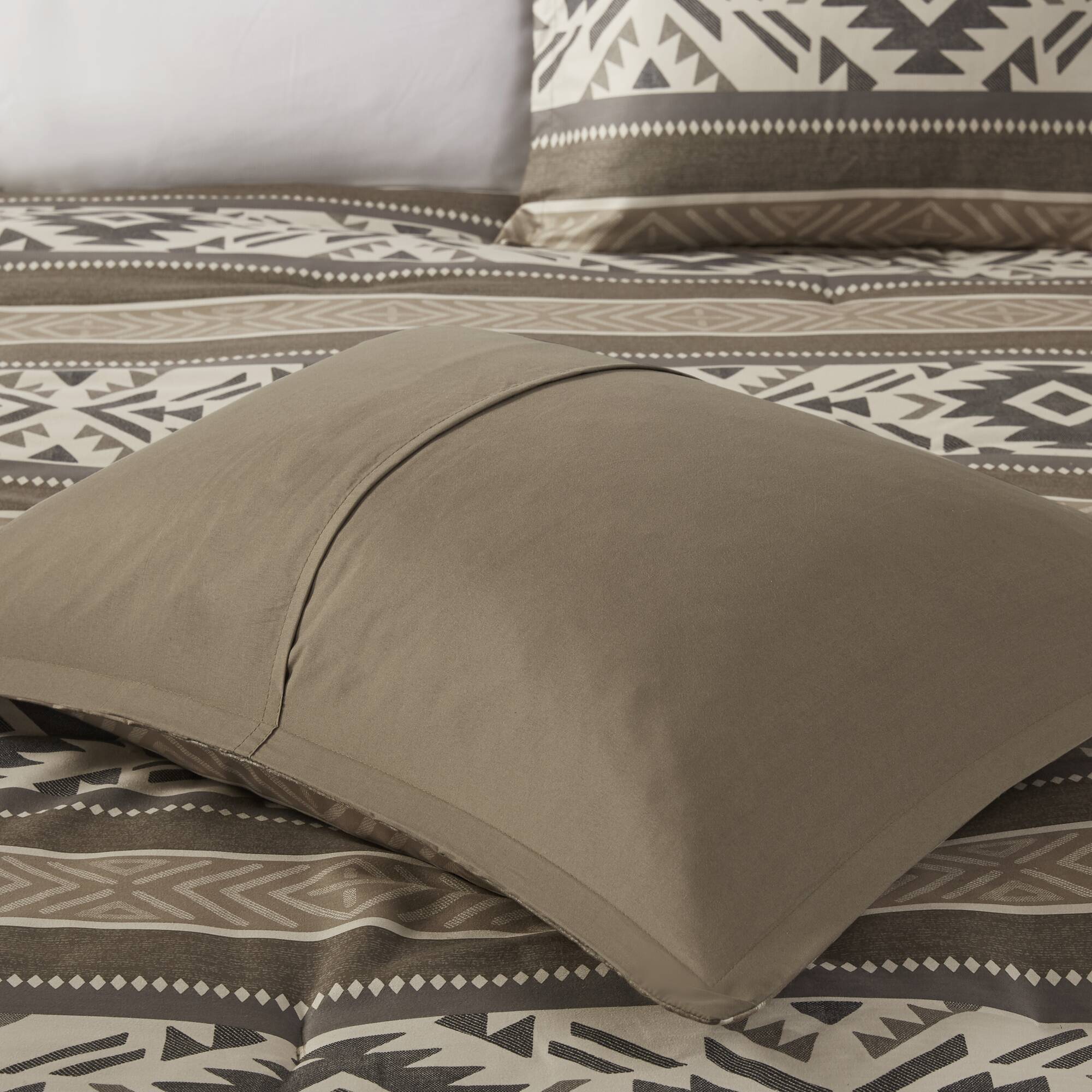 Mariposa 5-Piece Stripe Herringbone Comforter Set with Throw Pillows - Image 5
