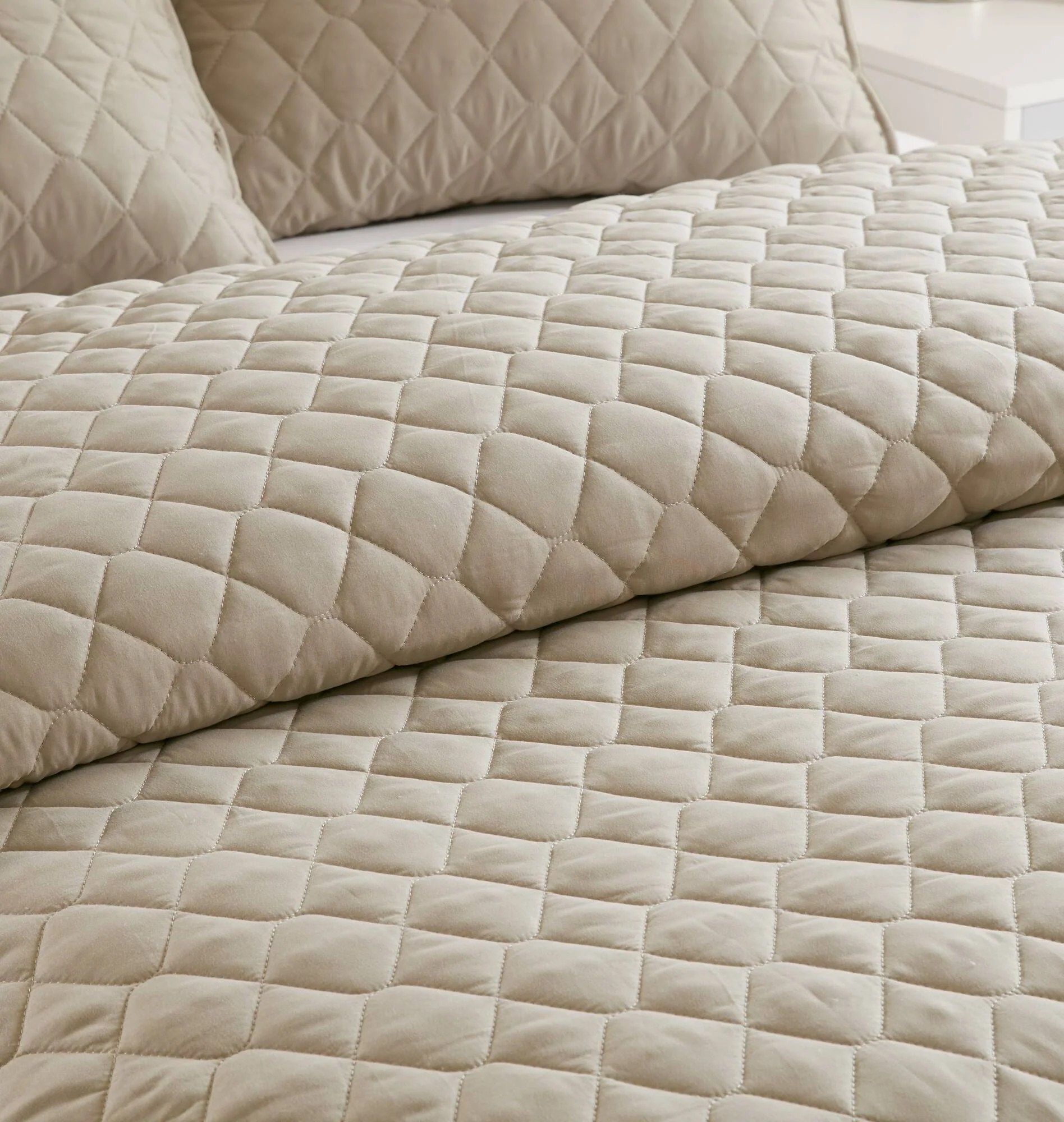 Nocturne 10-Piece Jacquard Comforter Set - Image 11