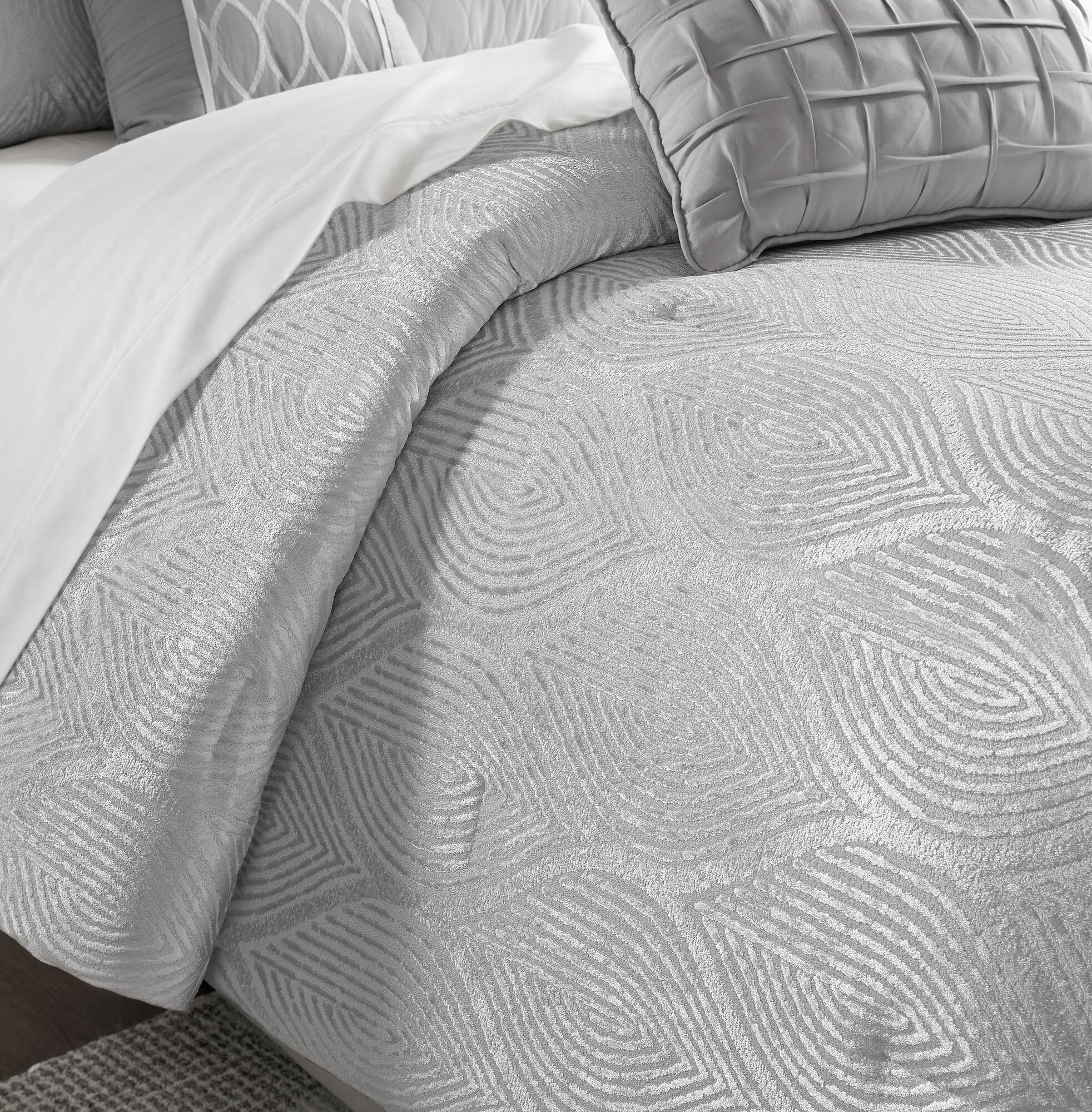 Nocturne 10-Piece Jacquard Comforter Set - Image 26
