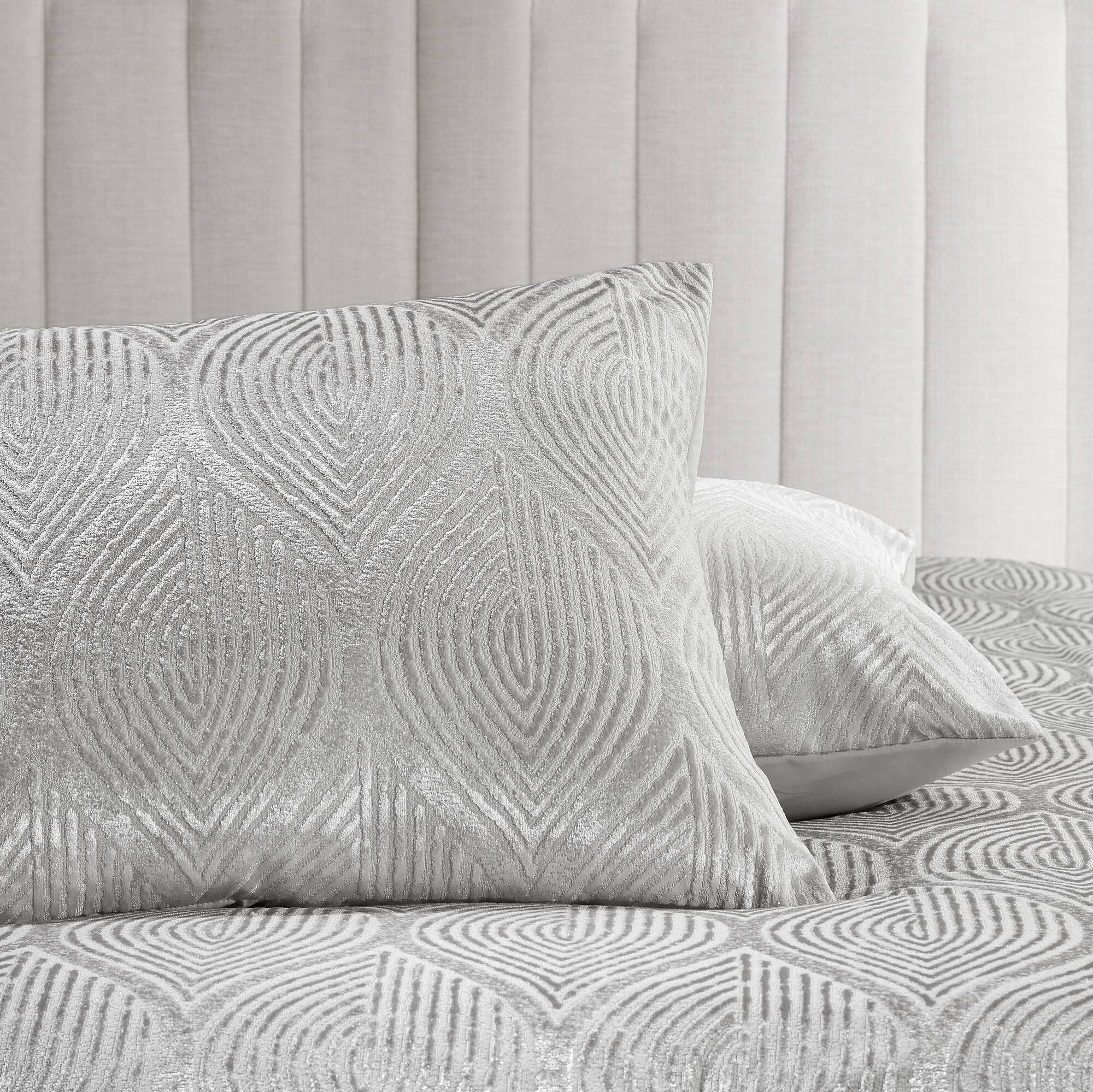 Nocturne 10-Piece Jacquard Comforter Set - Image 27
