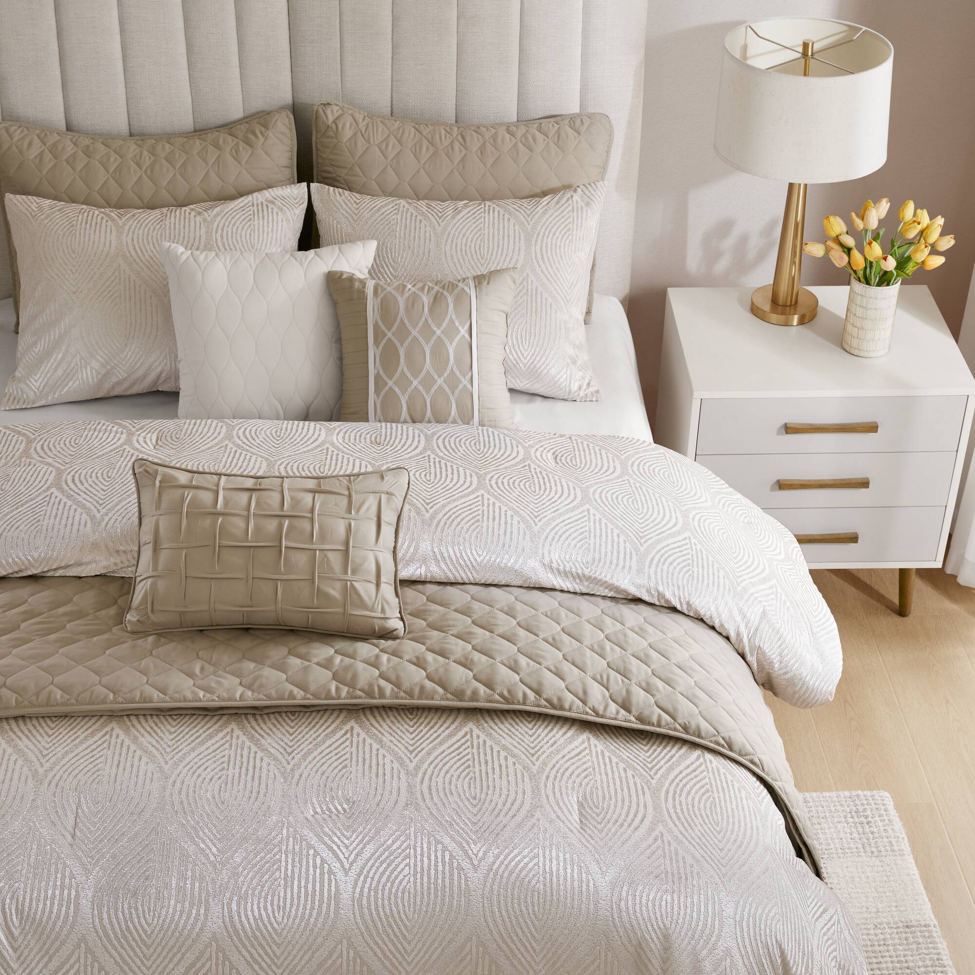 Nocturne 10-Piece Jacquard Comforter Set - Image 6