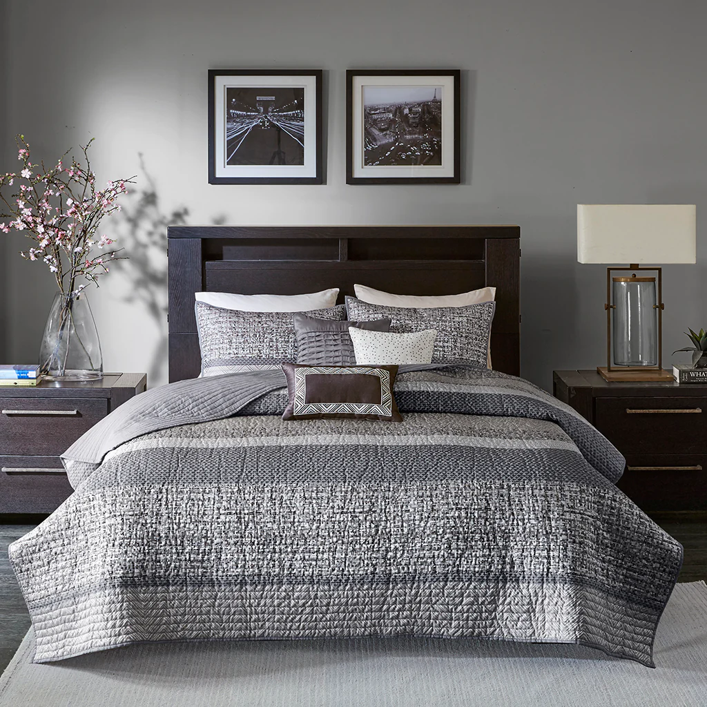Rhapsody 6-Piece Reversible Jacquard Quilt Set with Throw Pillows
