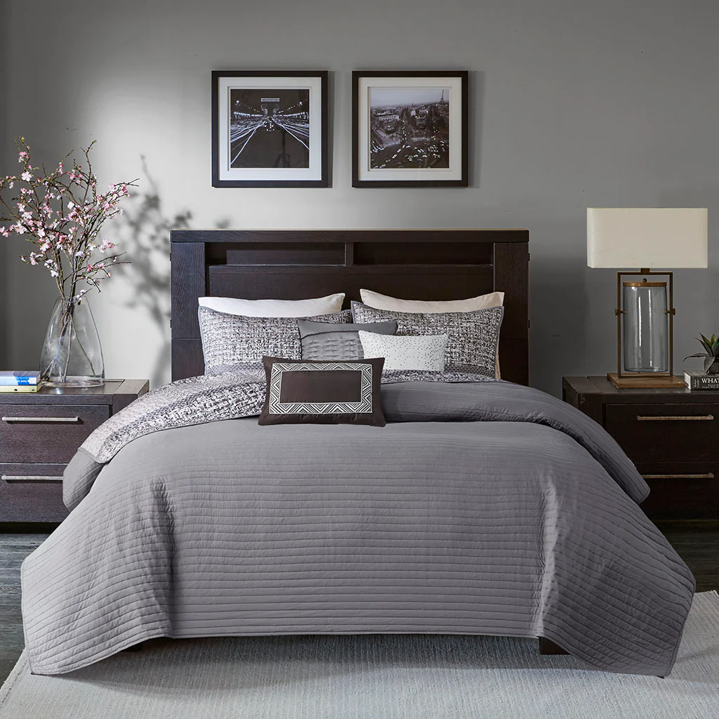Rhapsody 6-Piece Reversible Jacquard Quilt Set with Throw Pillows - Image 8