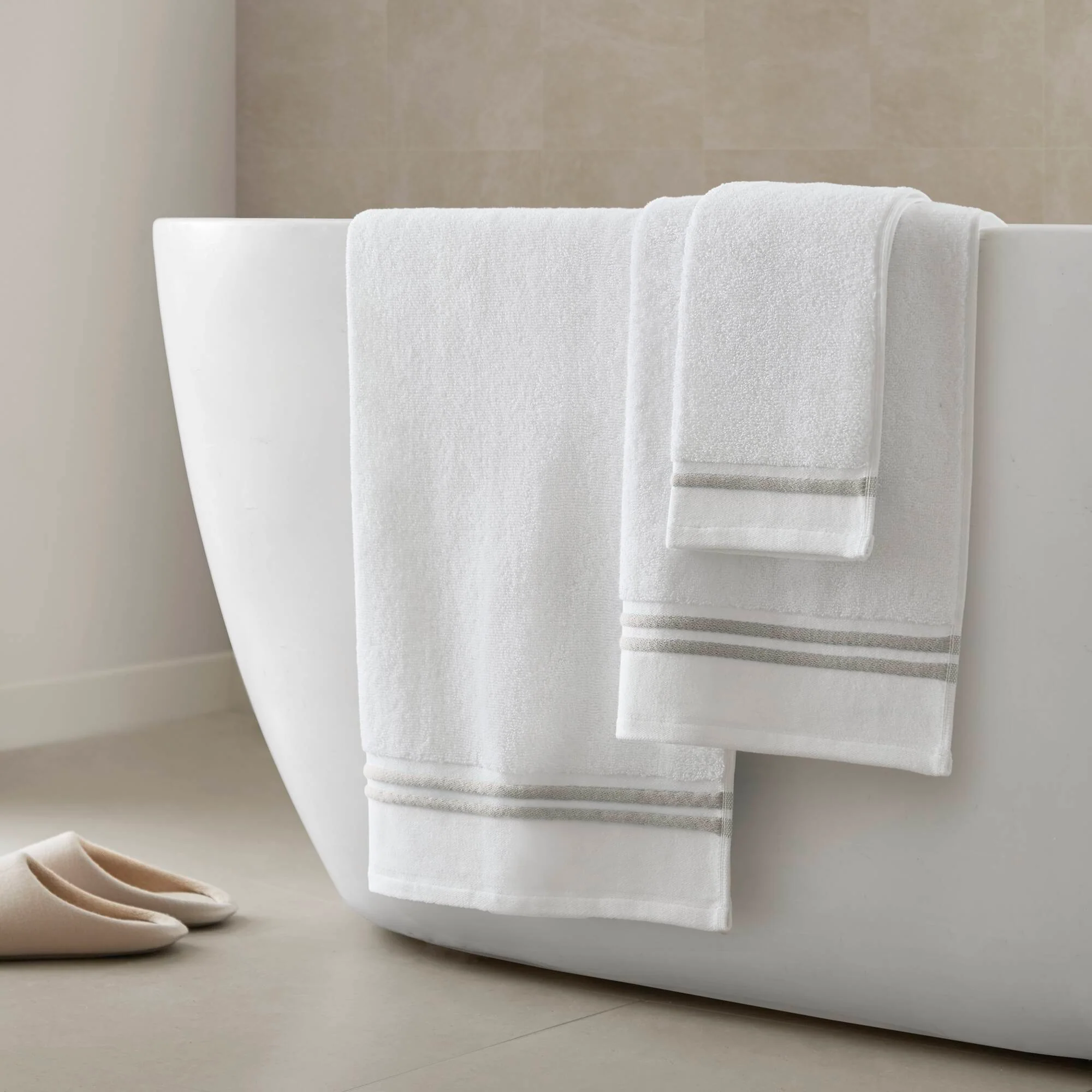 Roan Border 6-Piece Towel Set - Image 24