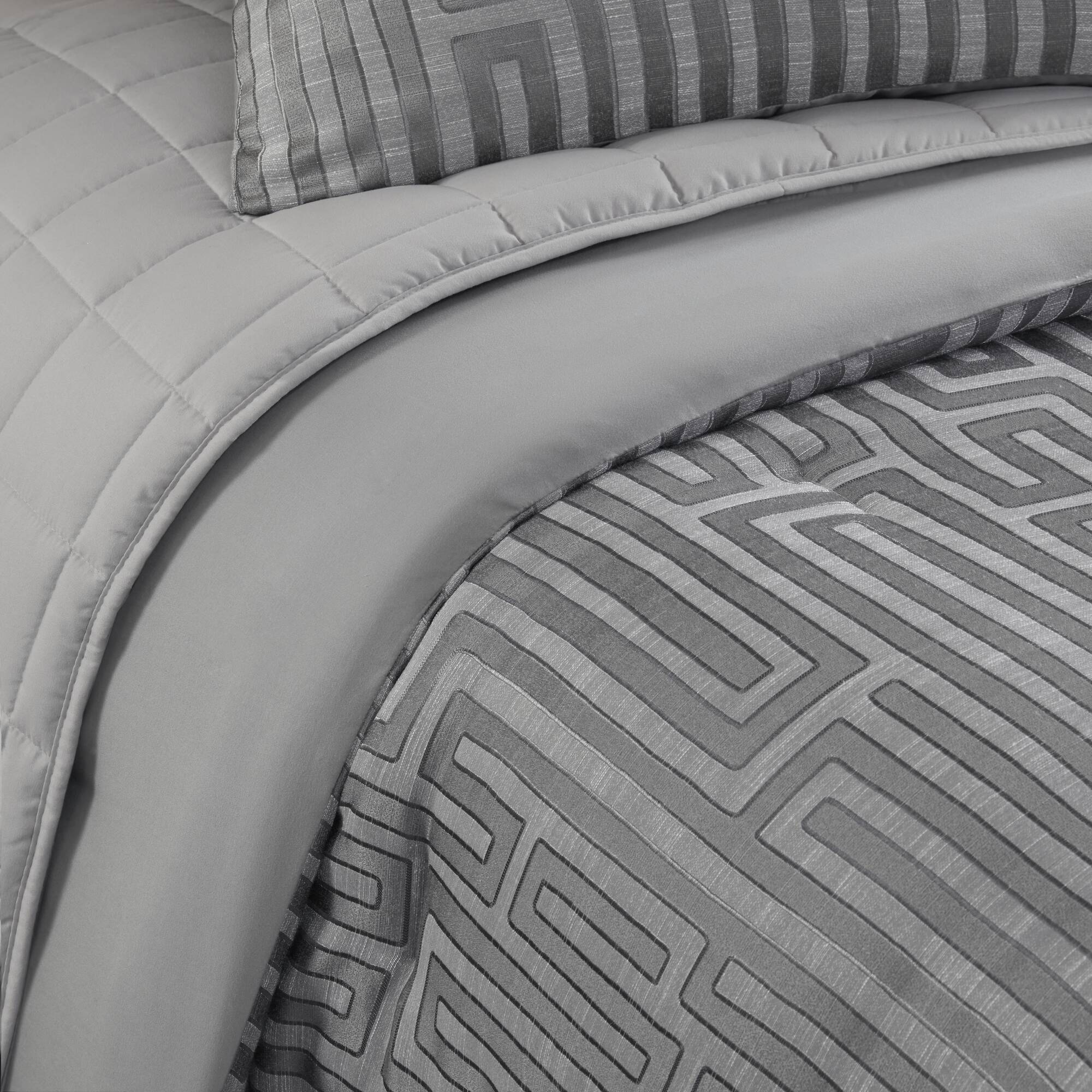 Royce 10-Piece Luxury Jacquard Comforter Set - Image 26