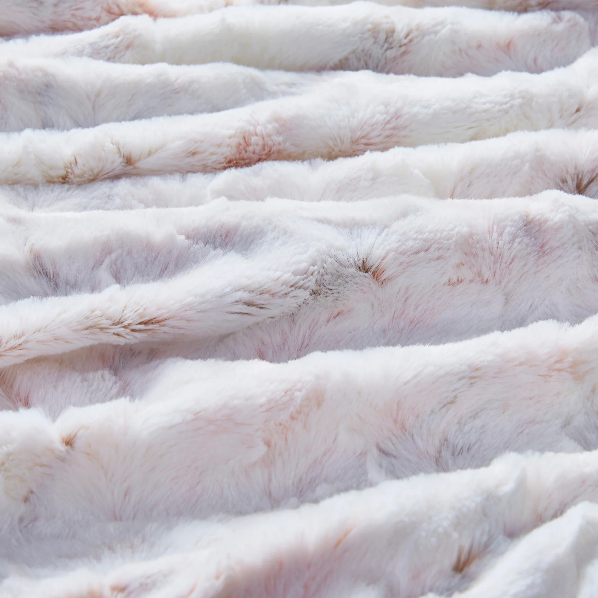 Sachi Oversized Faux Fur Throw - Image 8