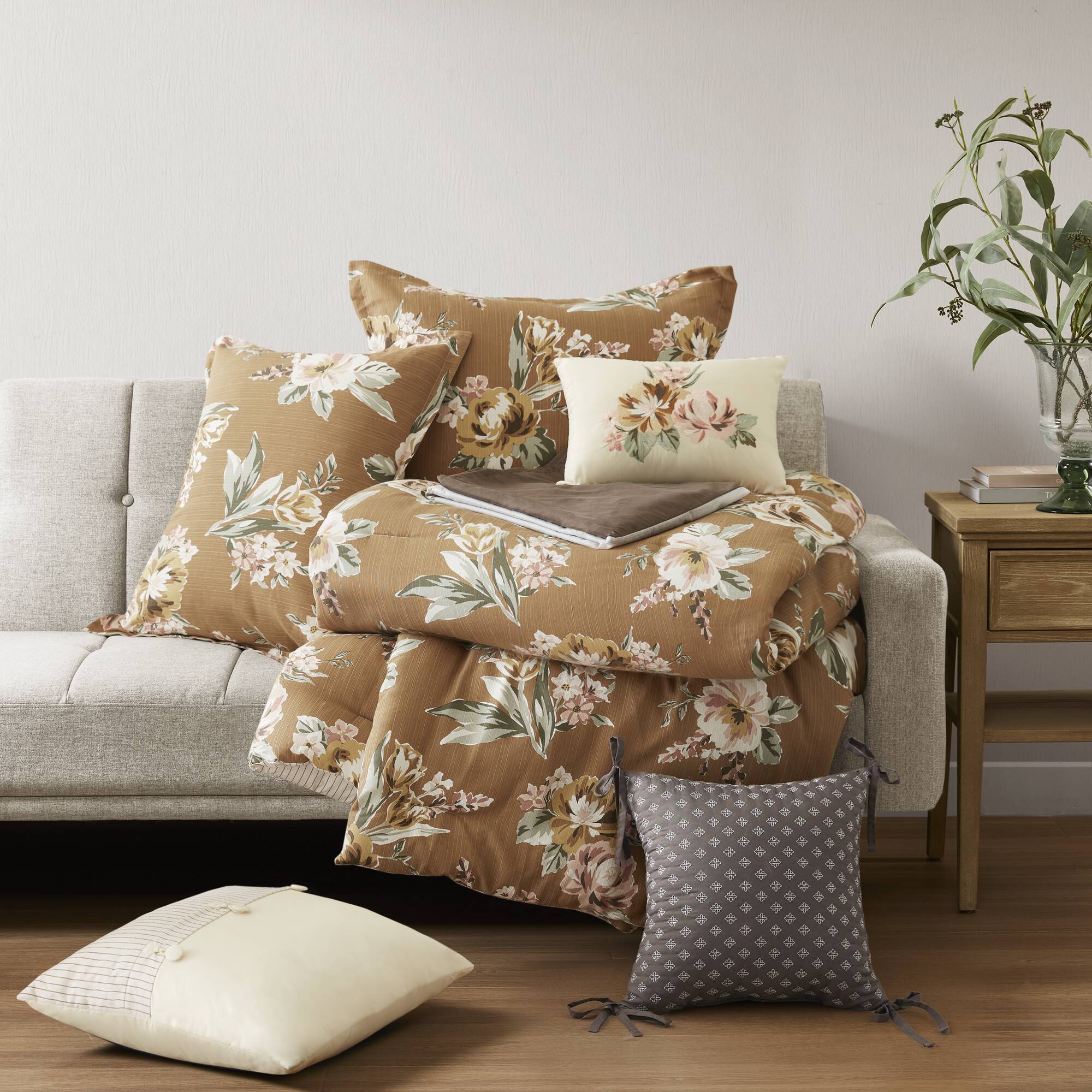 Salara 7-Piece Vintage Floral Comforter Set - Image 37