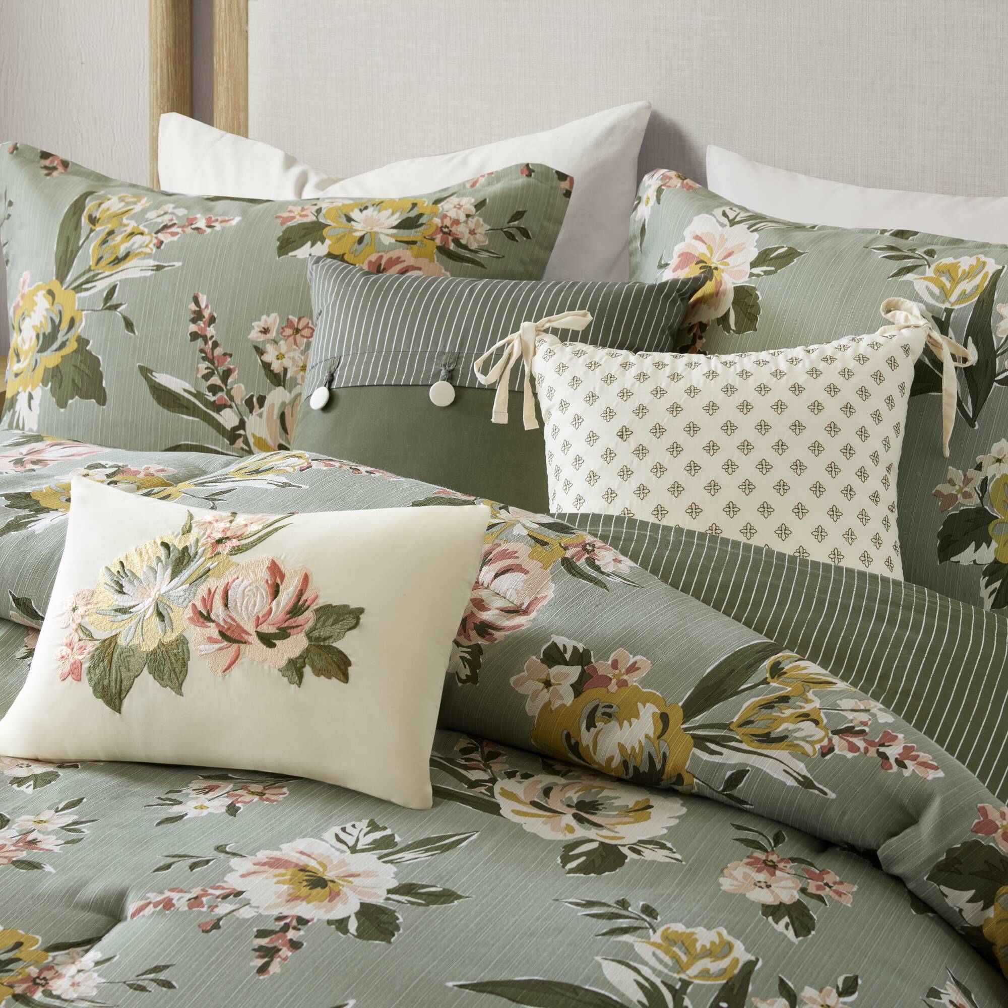 Salara 7-Piece Vintage Floral Comforter Set - Image 48