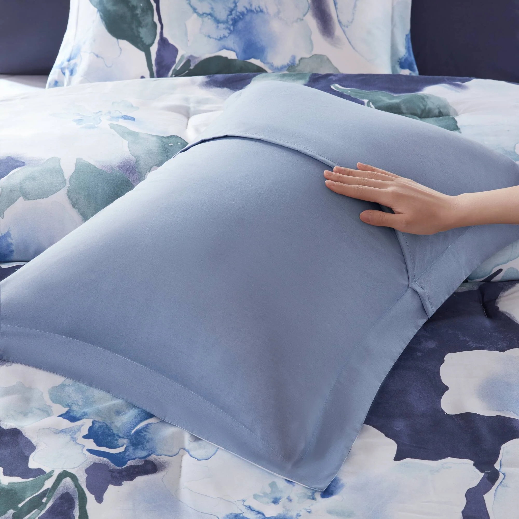 Shanti 7-Piece Comforter Set - Image 30