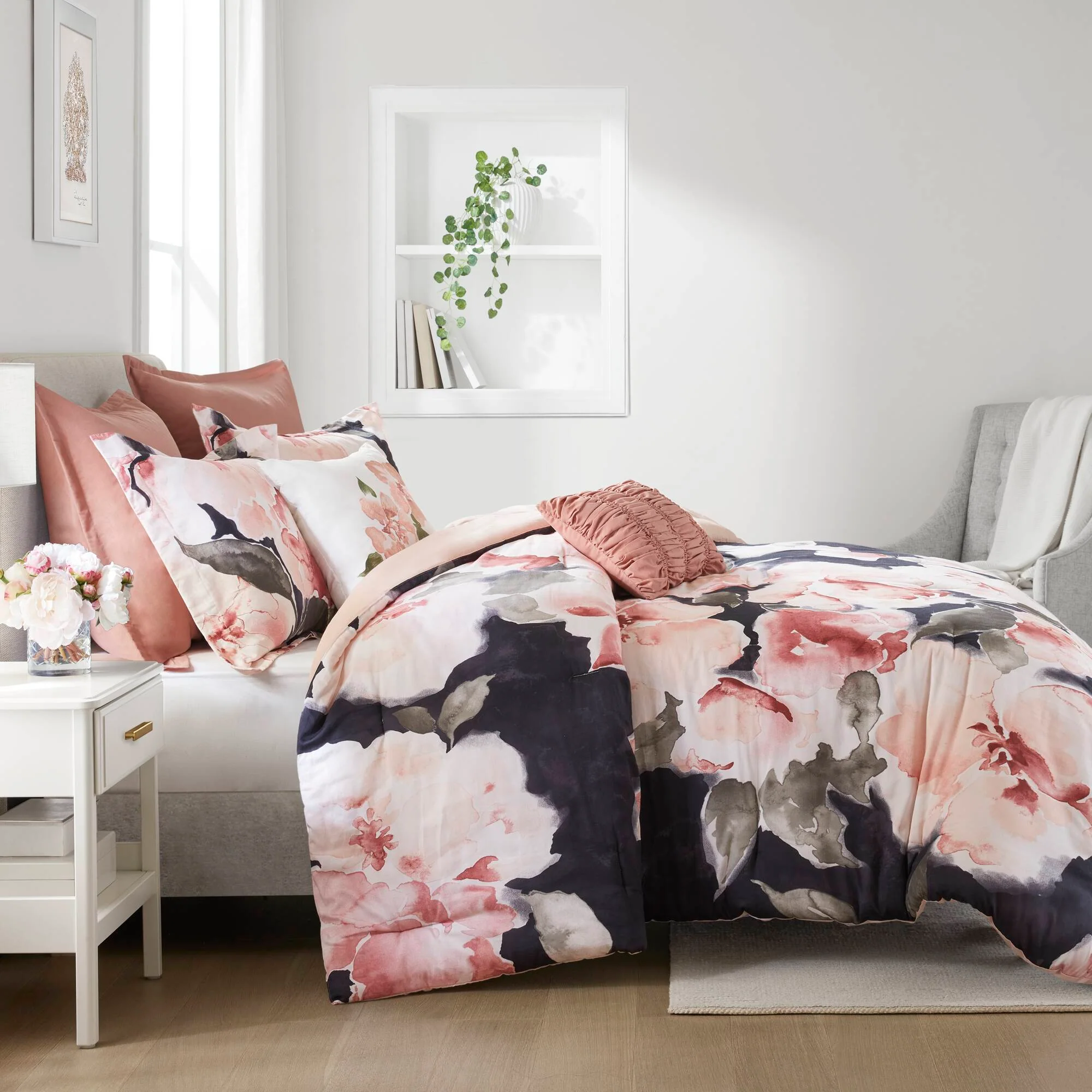 Shanti 7-Piece Comforter Set - Image 9