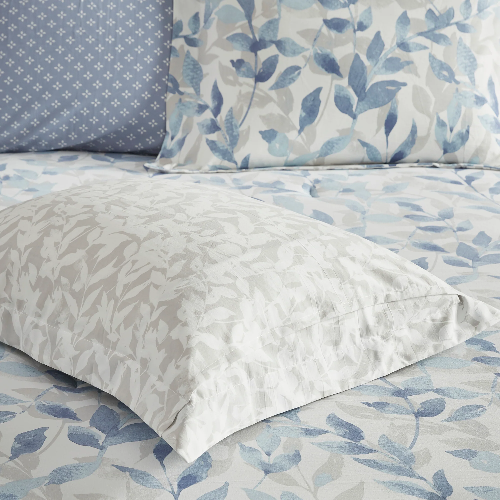 Sofia Reversible 8-Piece Comforter Set with Bed Sheets - Image 7