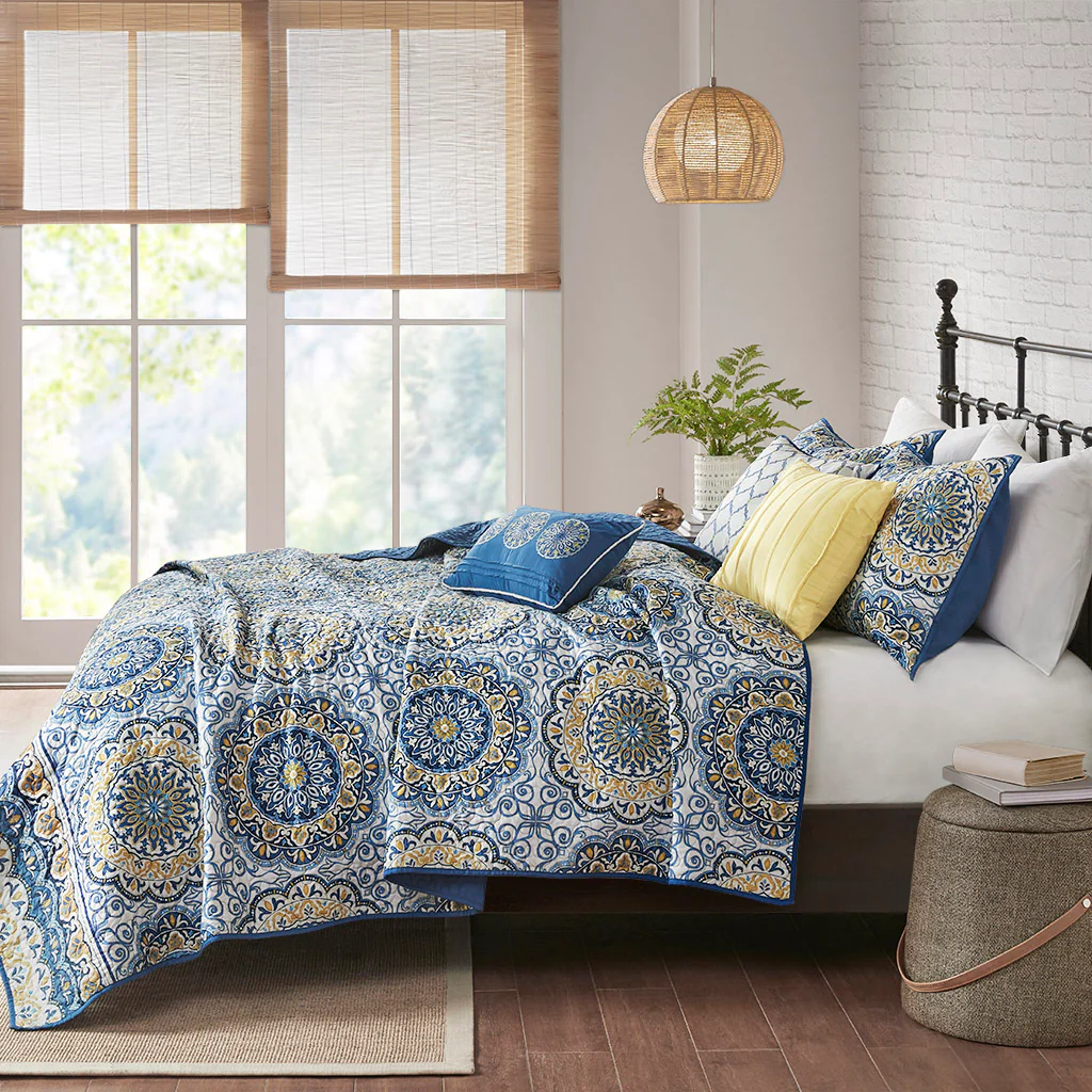 Tangiers 6-Piece Reversible Quilt Set with Throw Pillows - Image 7