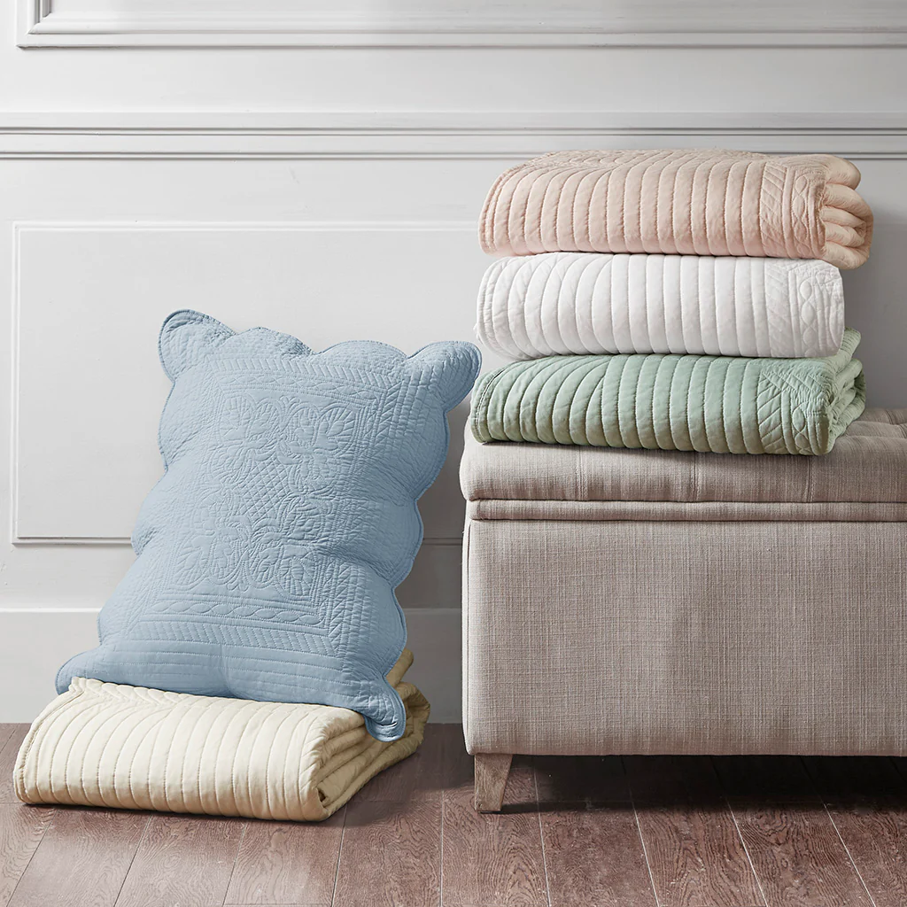 Tuscany 3-Piece Reversible Scalloped Edge Quilt Set - Image 31