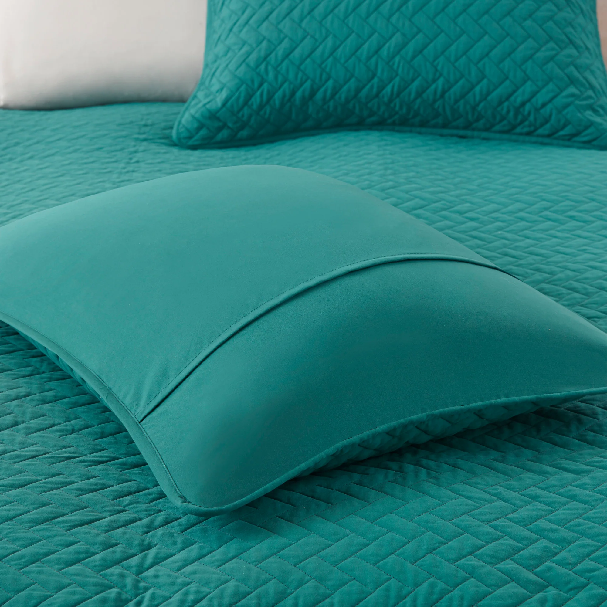 Velvet Touch 3-Piece Luxurious Oversized Quilt Set - Image 26