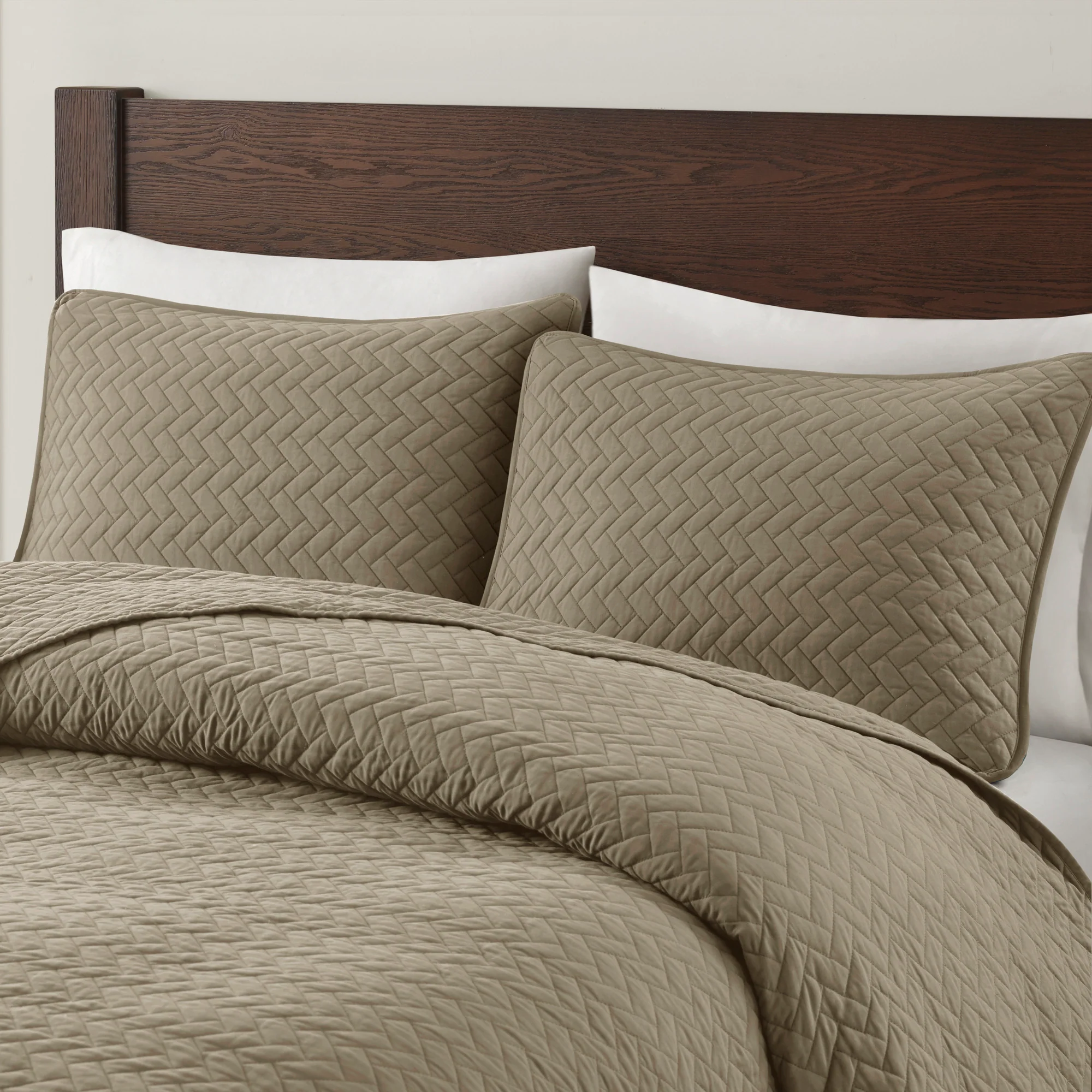 Velvet Touch 3-Piece Luxurious Oversized Quilt Set - Image 3
